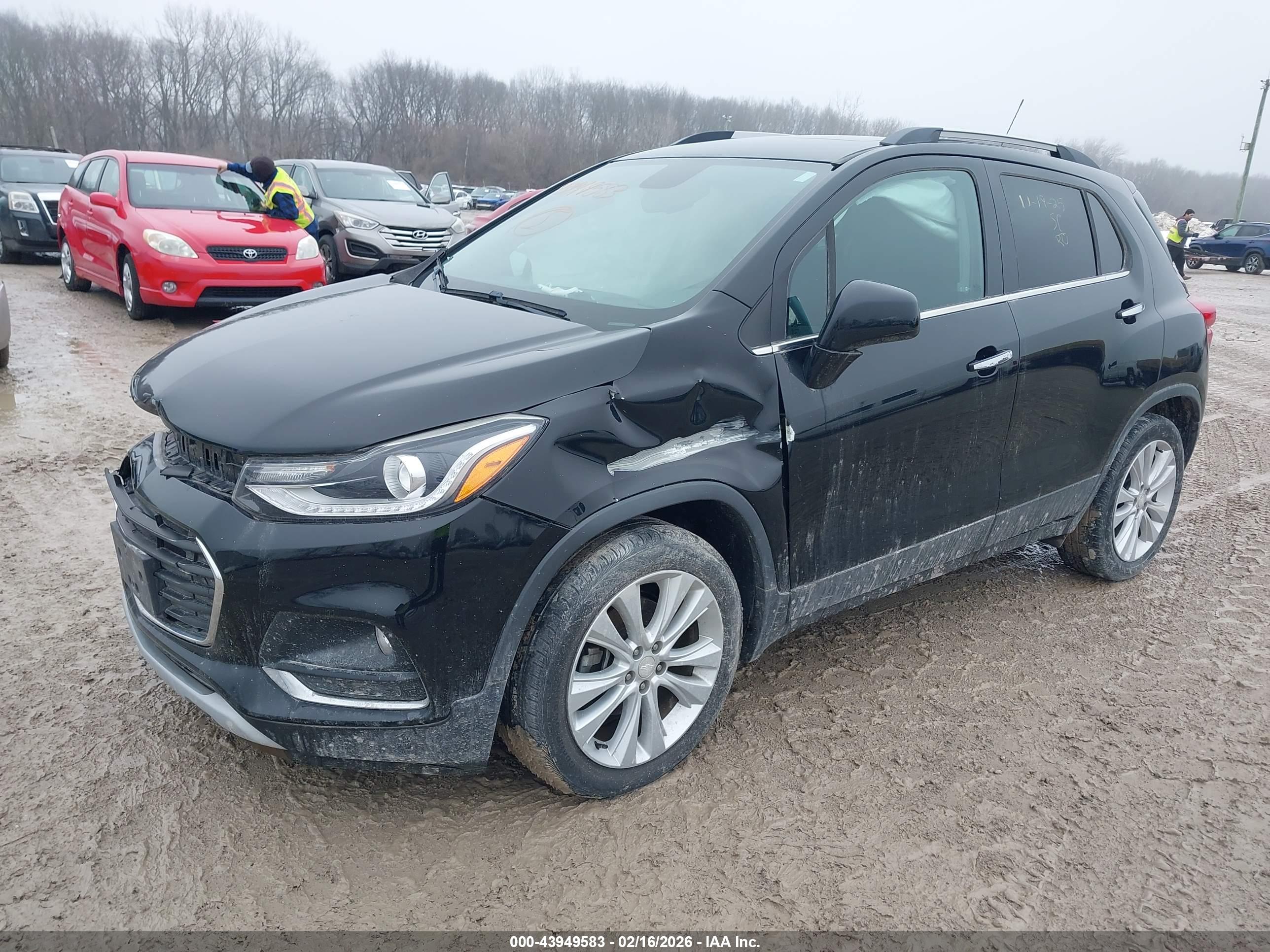 CHEVROLET TRAX image 2
