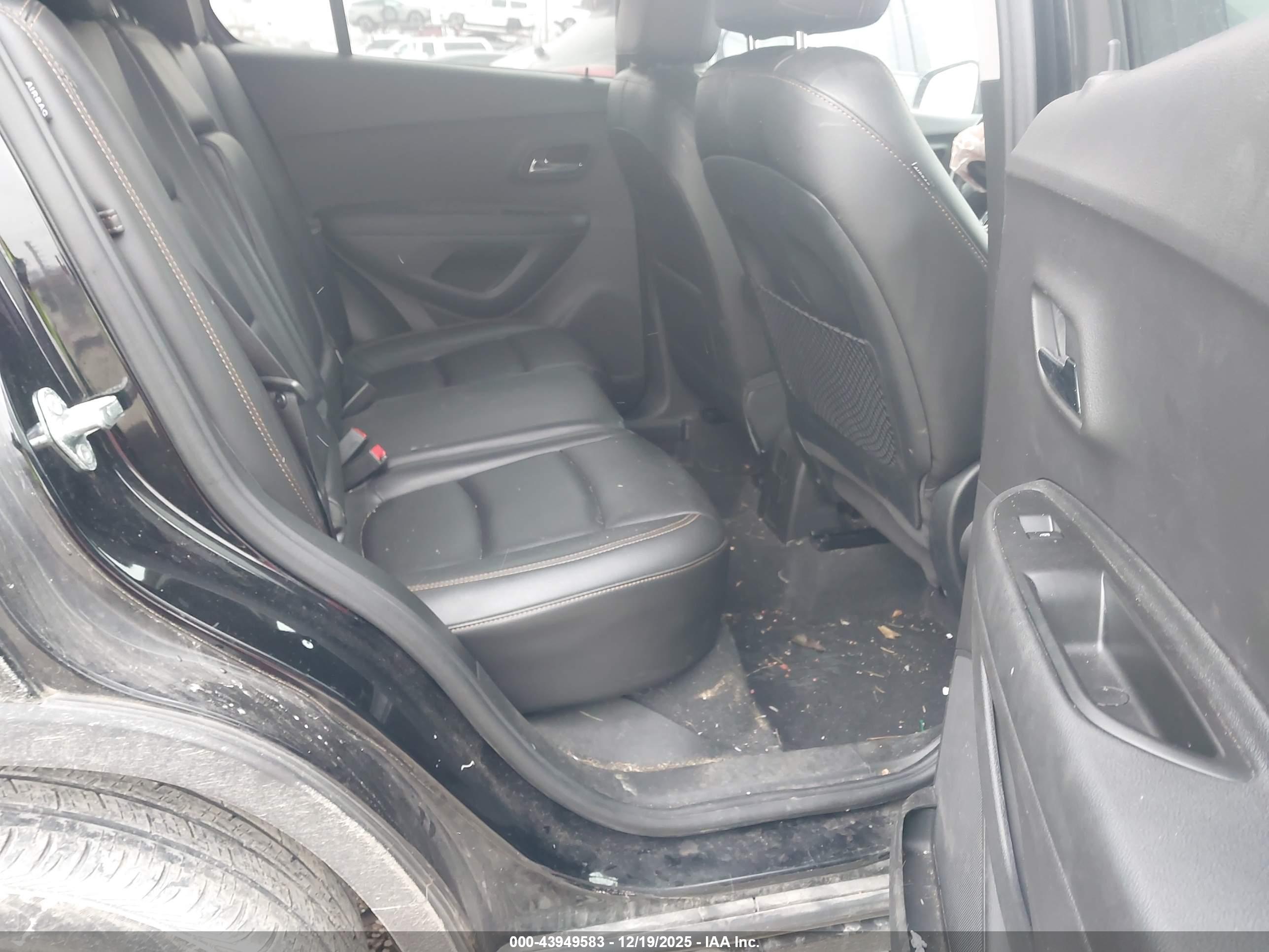 CHEVROLET TRAX image 8
