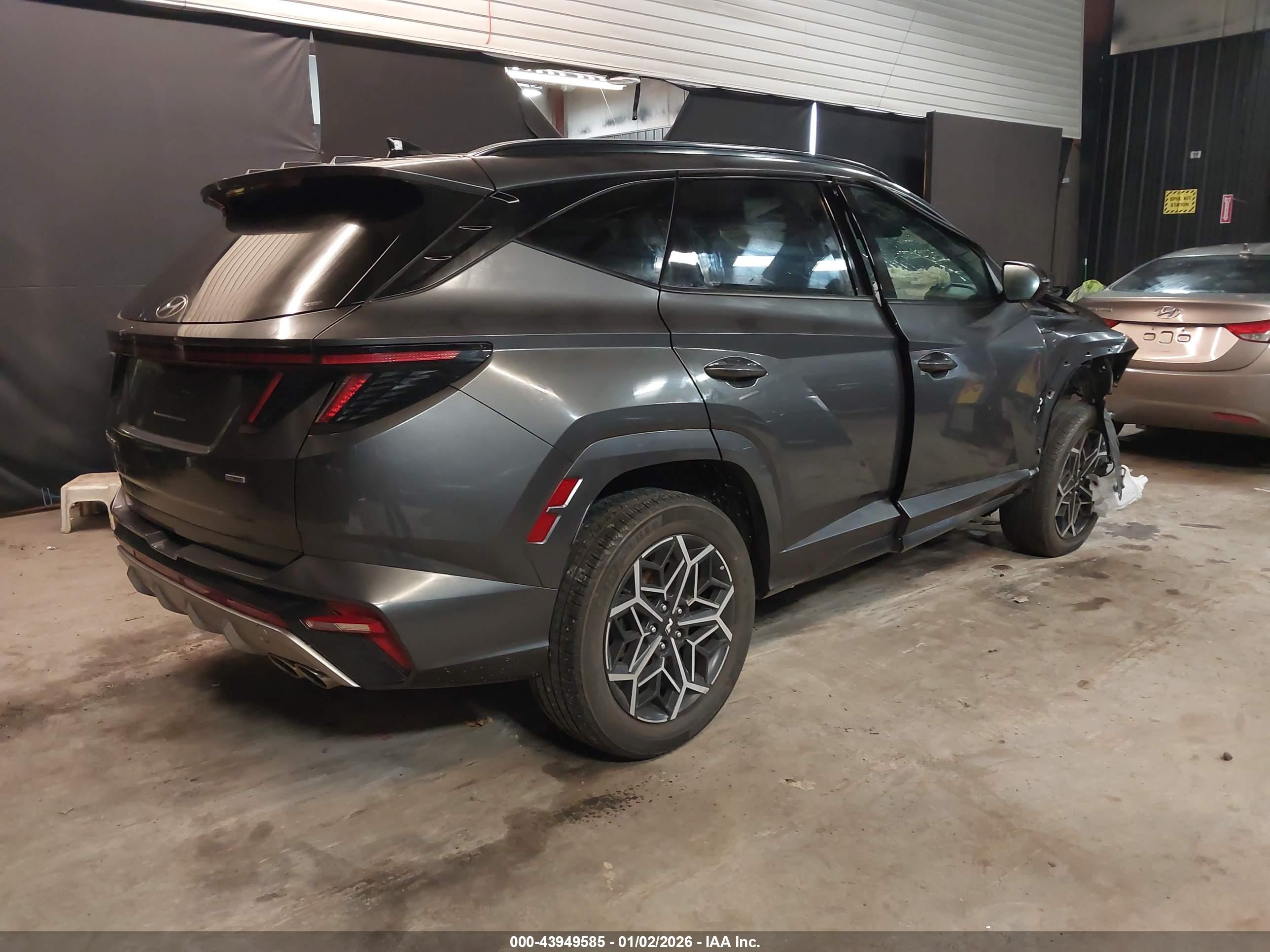 HYUNDAI TUCSON image 4