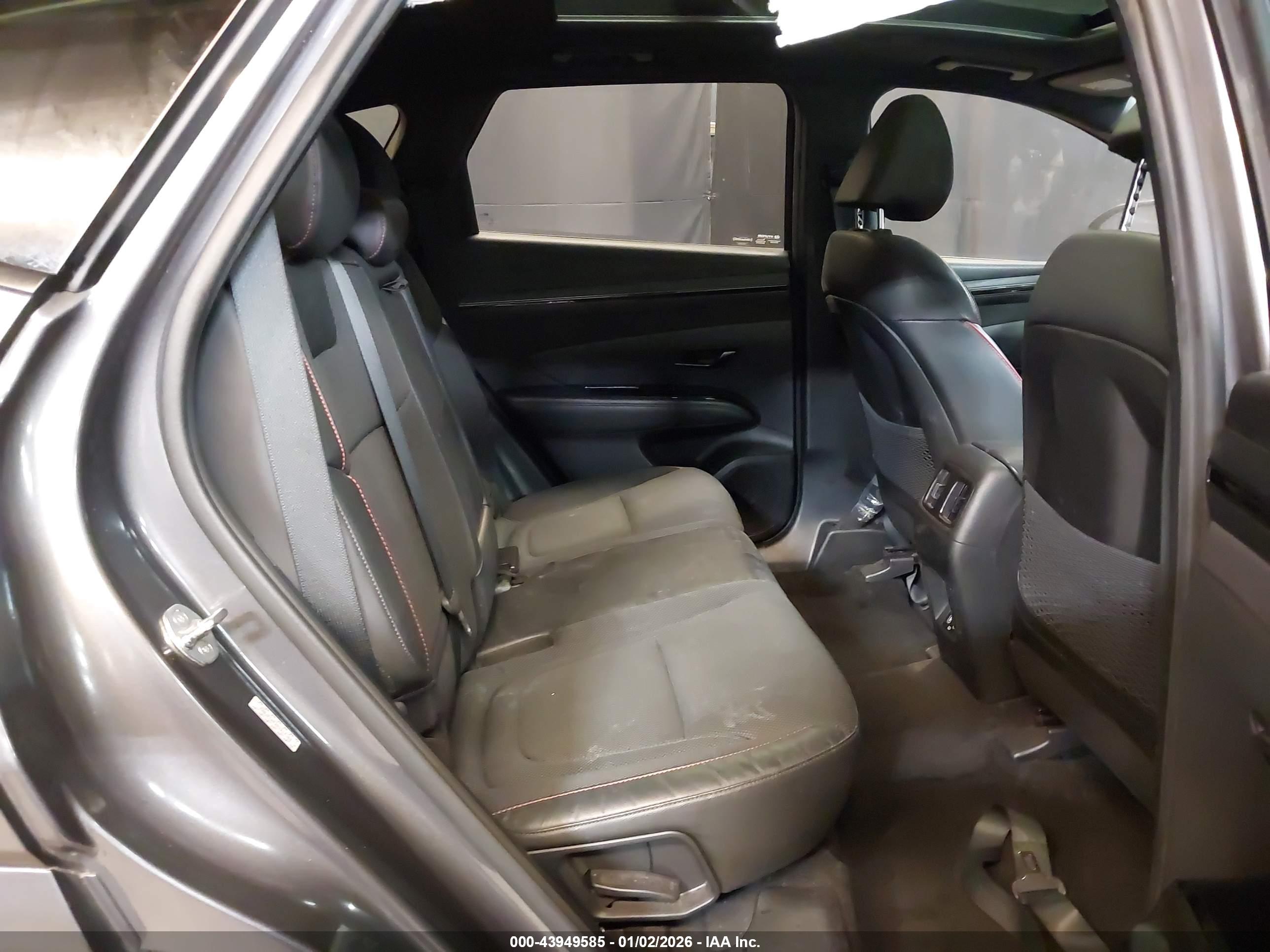 HYUNDAI TUCSON image 8