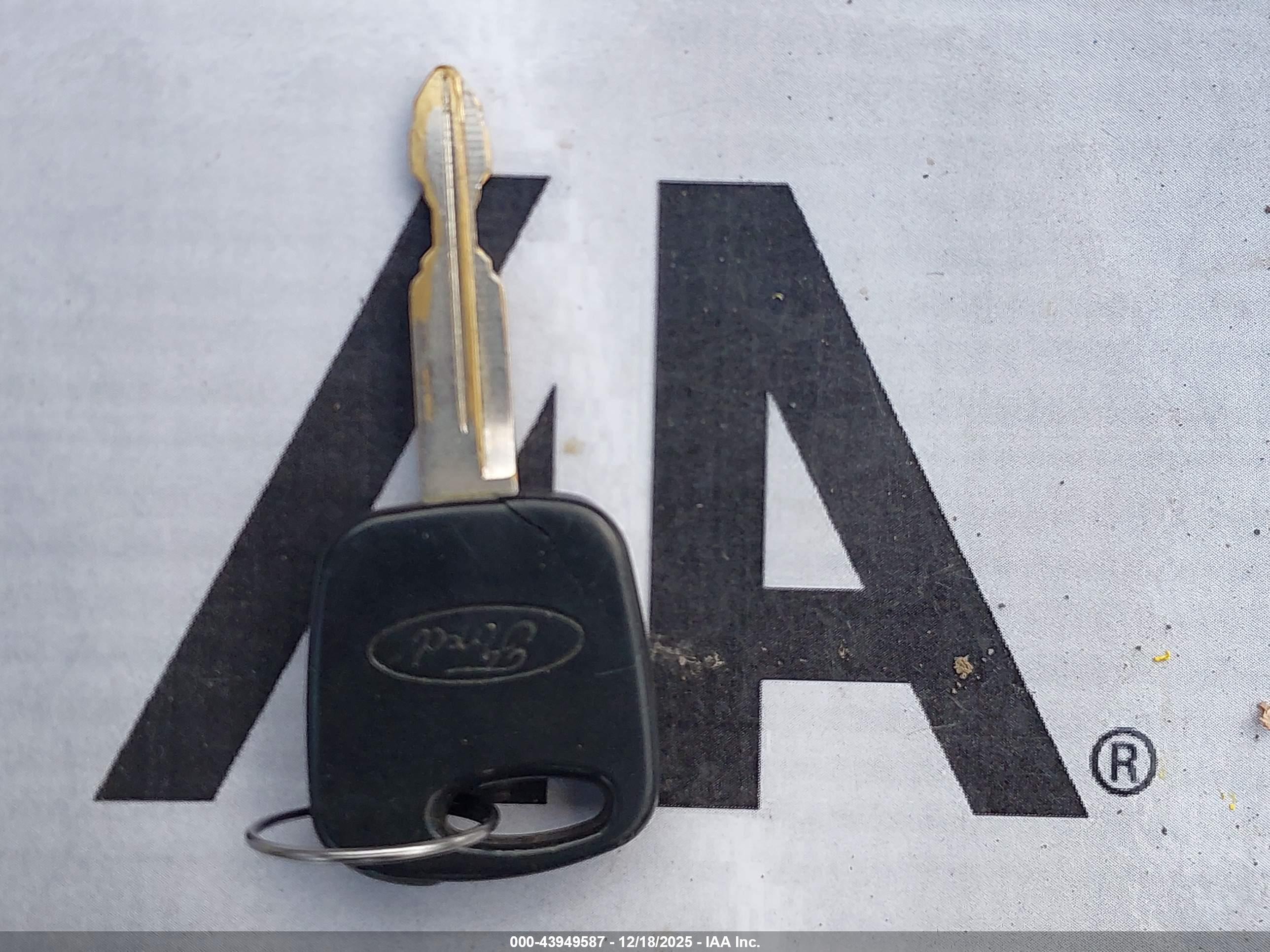 FORD ESCAPE image 11