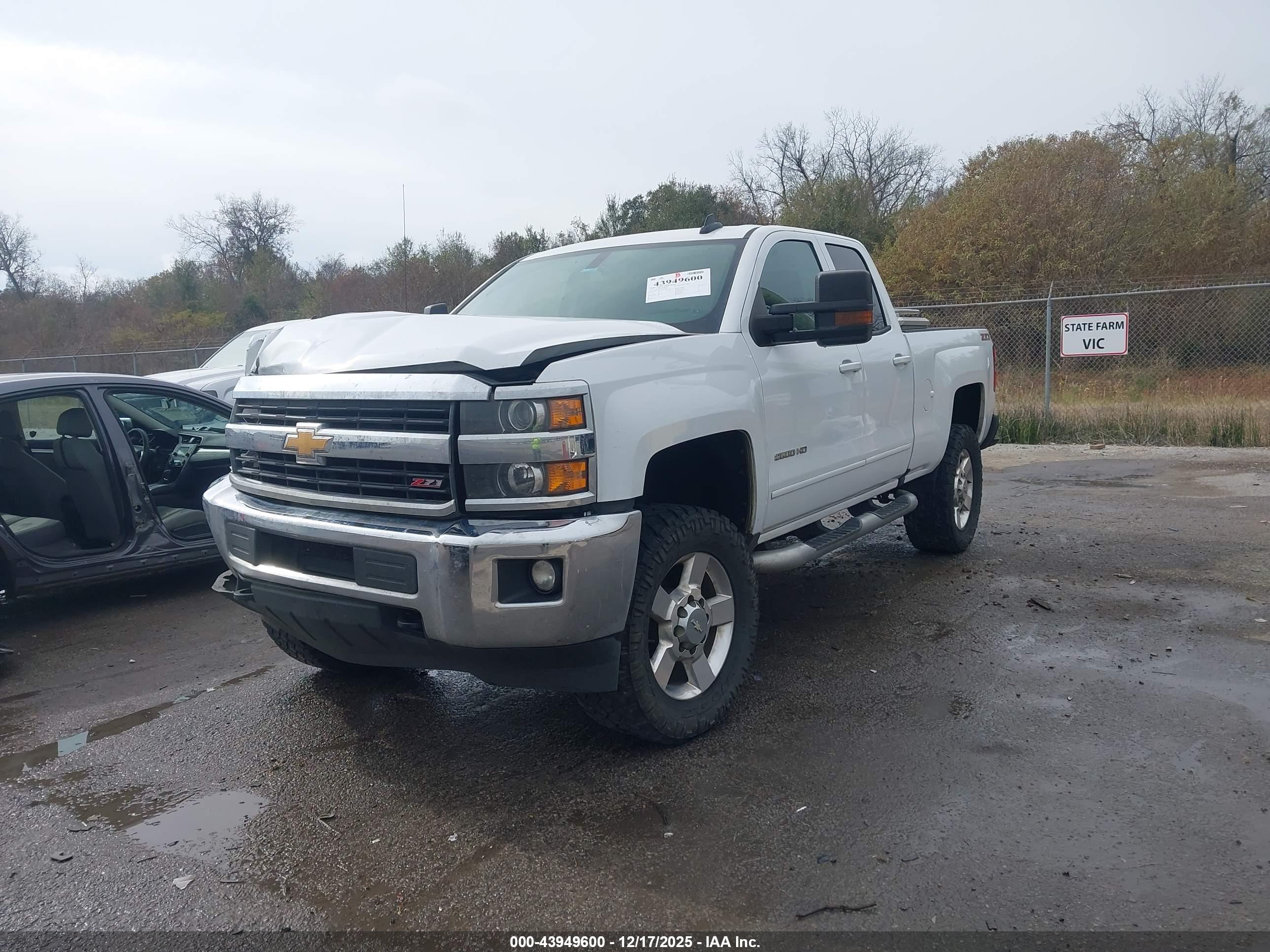 CHEVROLET SILVERADO image 2