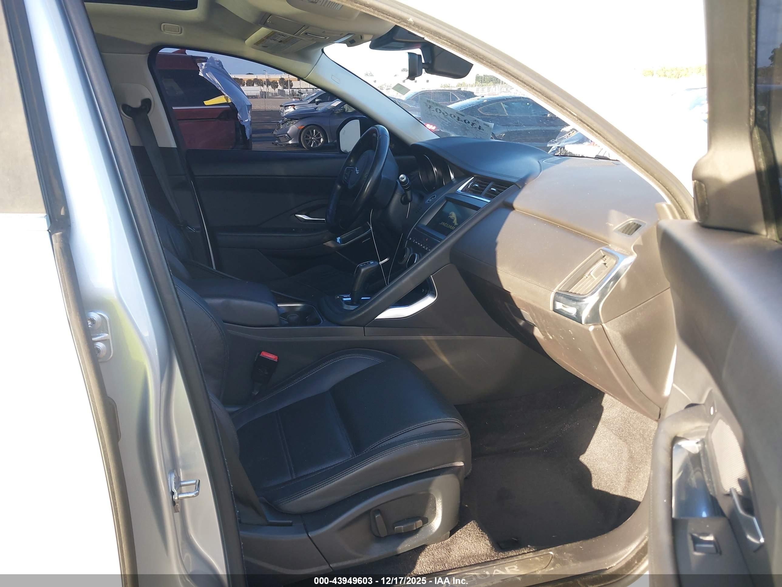 JAGUAR E-PACE image 5