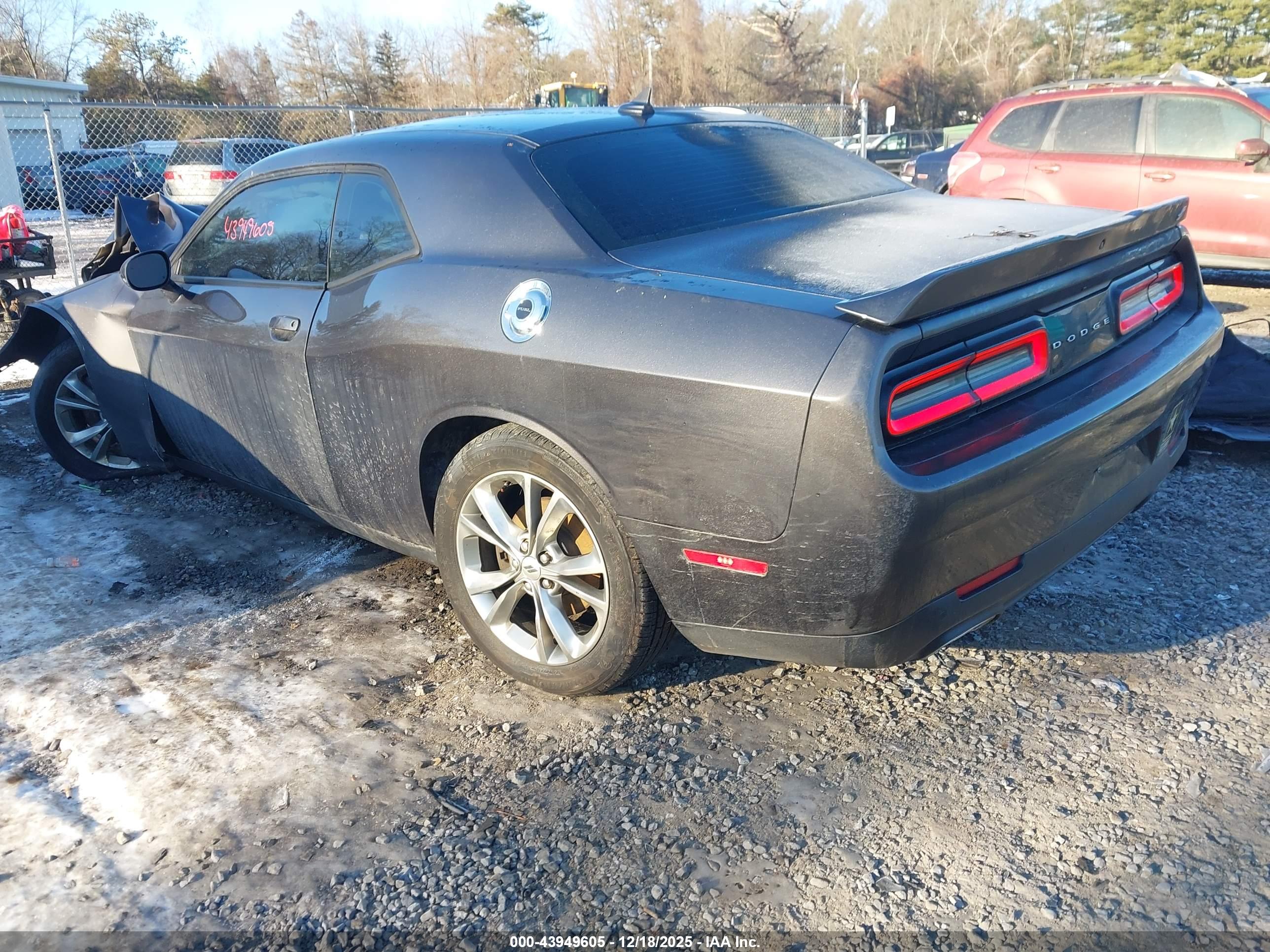 DODGE CHALLENGER image 3
