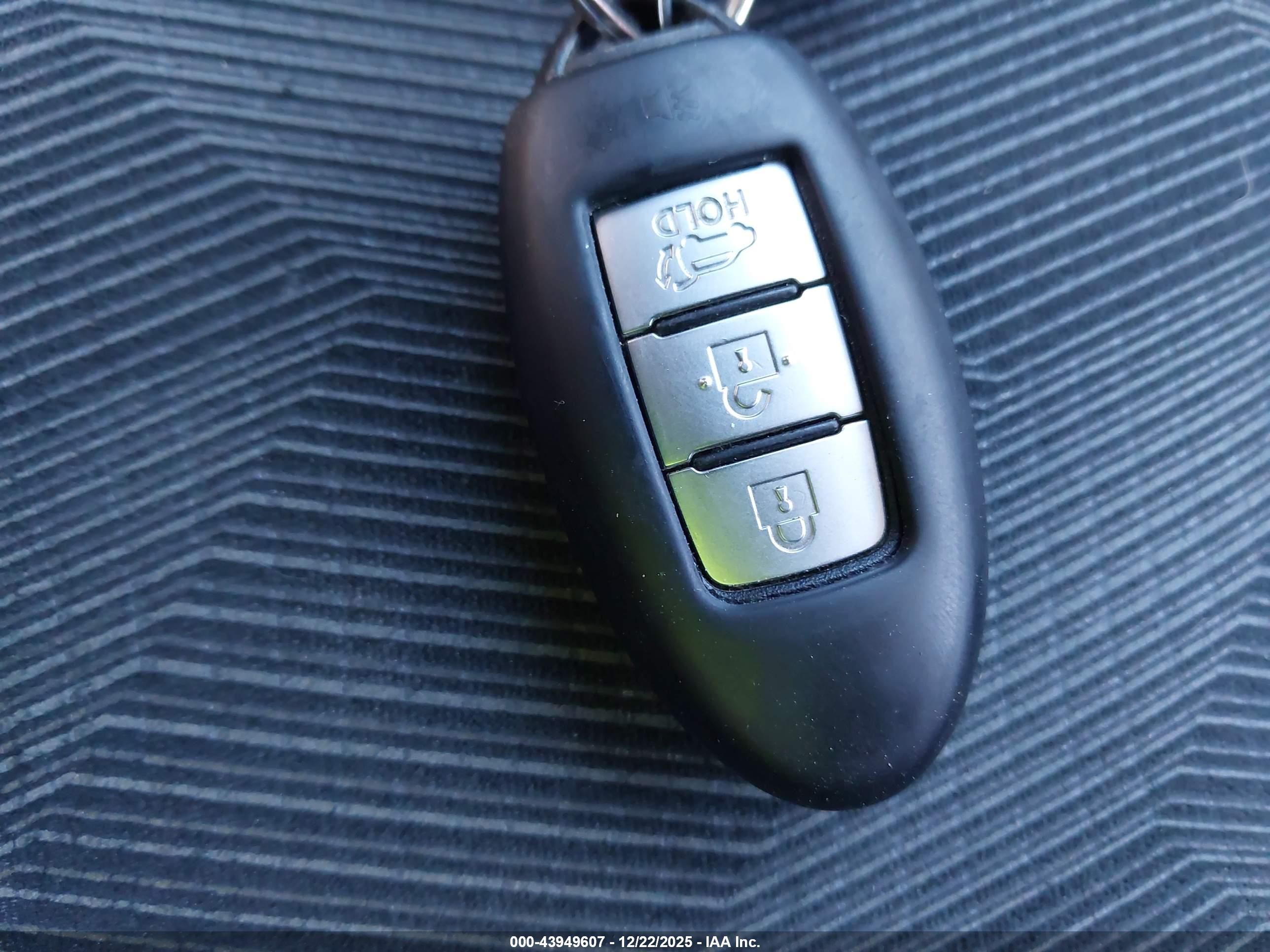 NISSAN ROGUE image 11