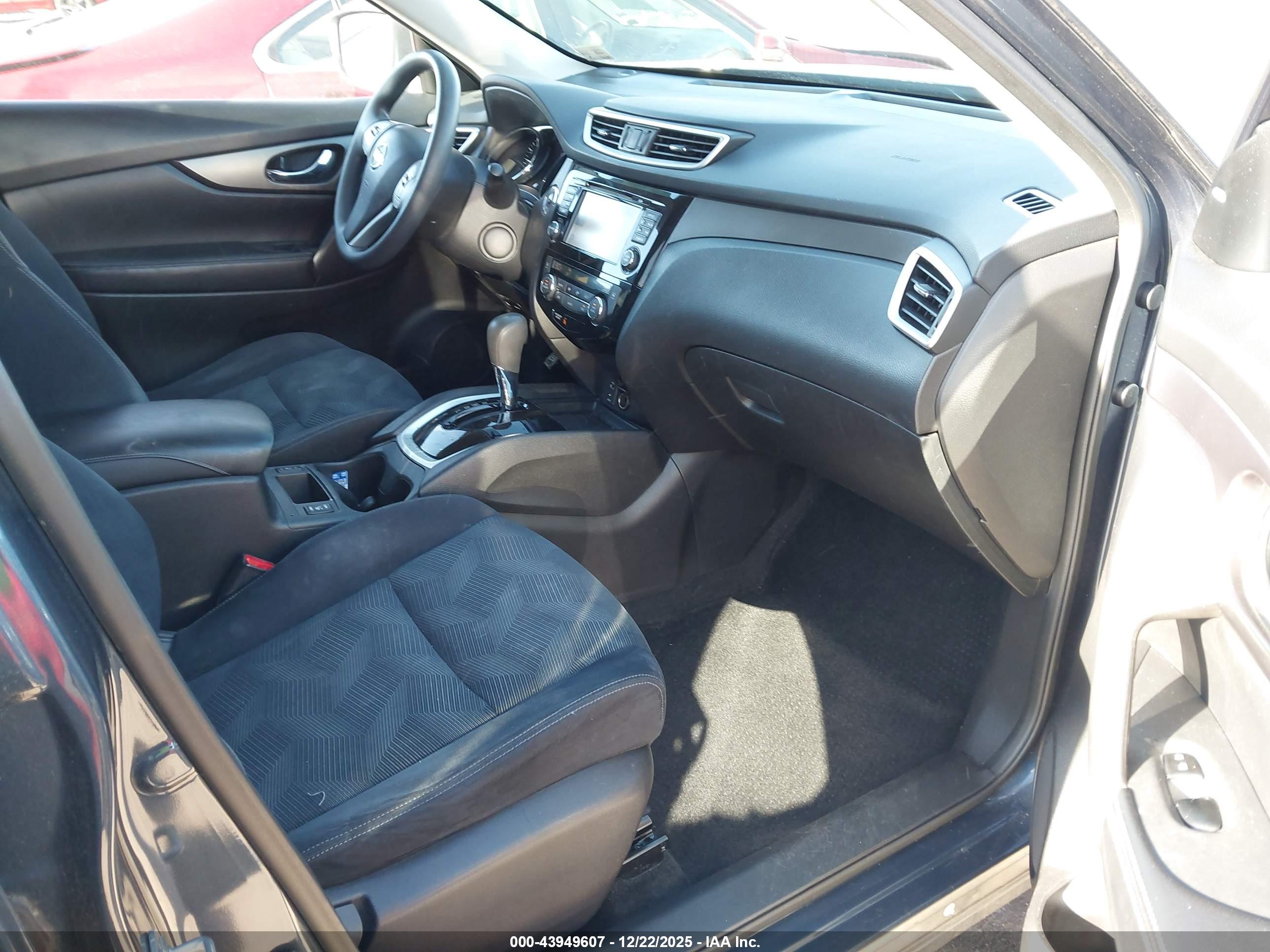 NISSAN ROGUE image 5