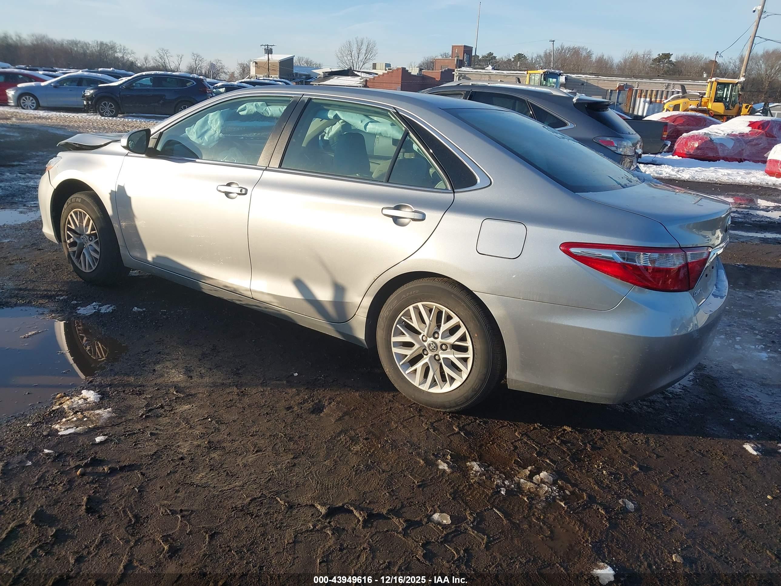 TOYOTA CAMRY image 3