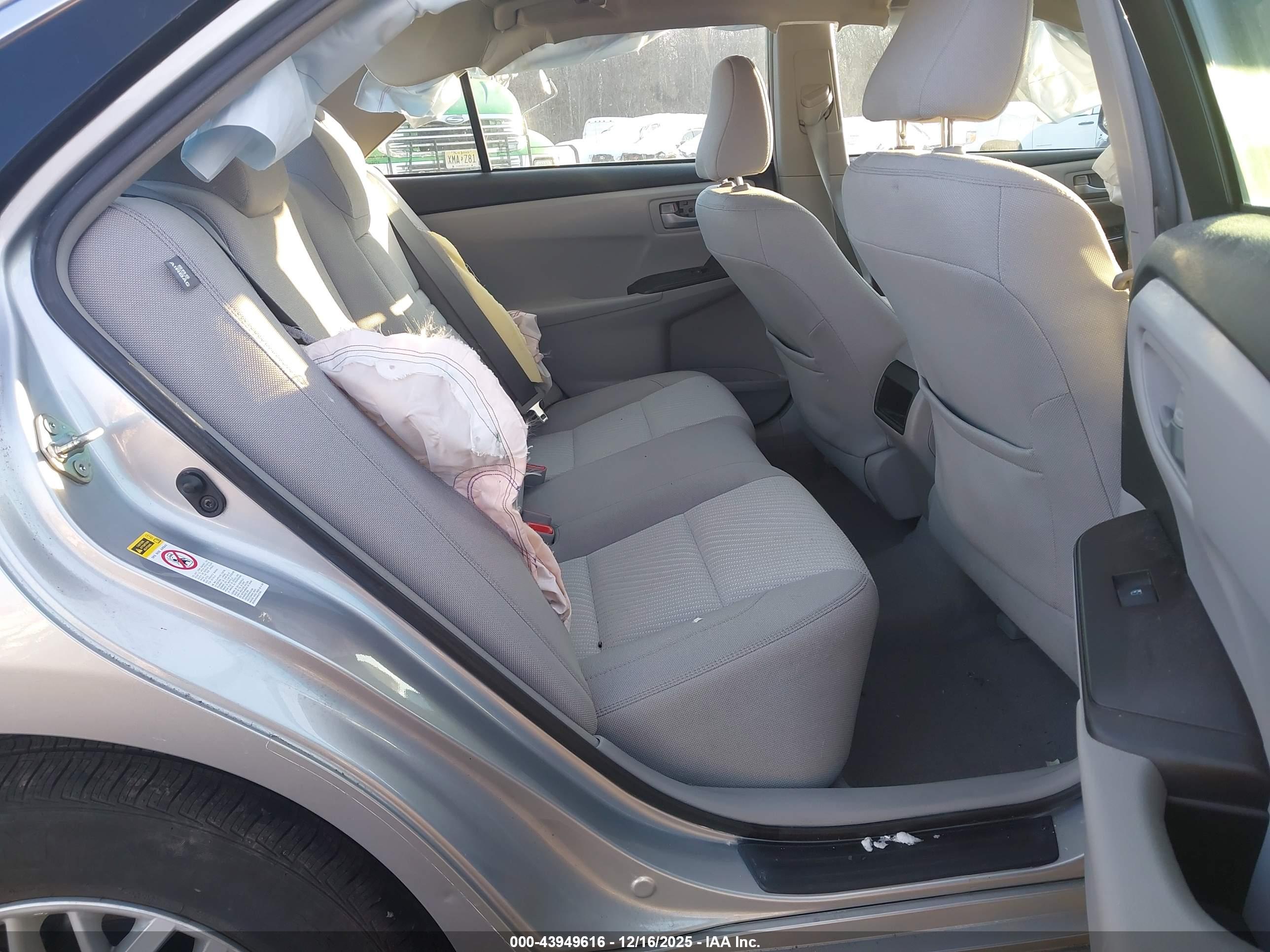 TOYOTA CAMRY image 8