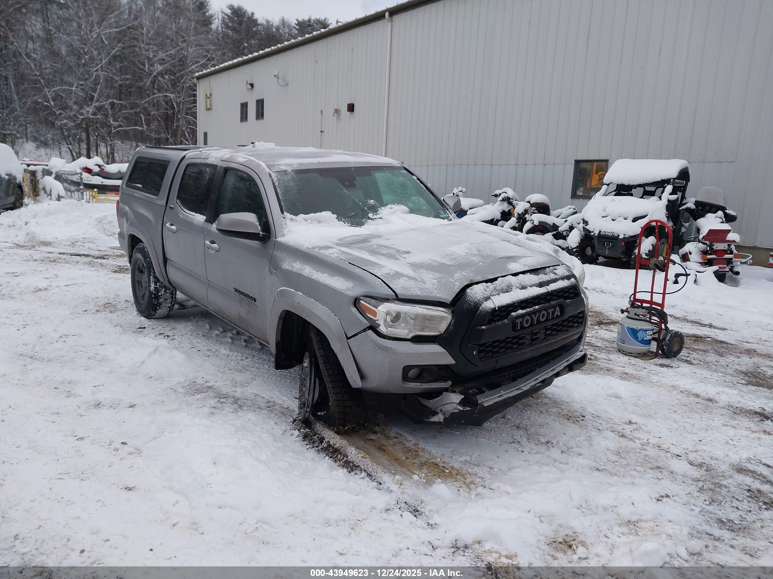TOYOTA TACOMA image 6