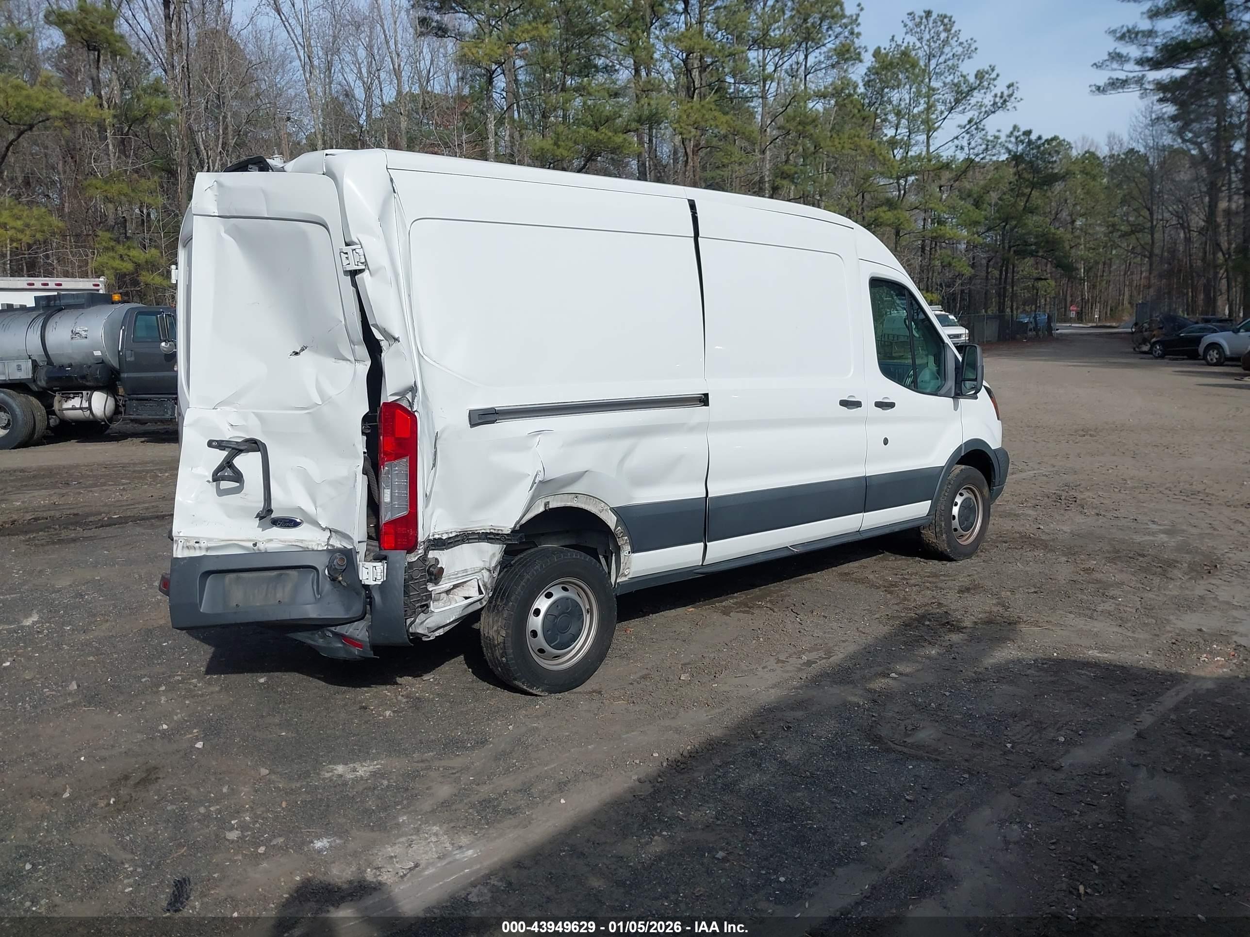 FORD TRANSIT-150 image 4