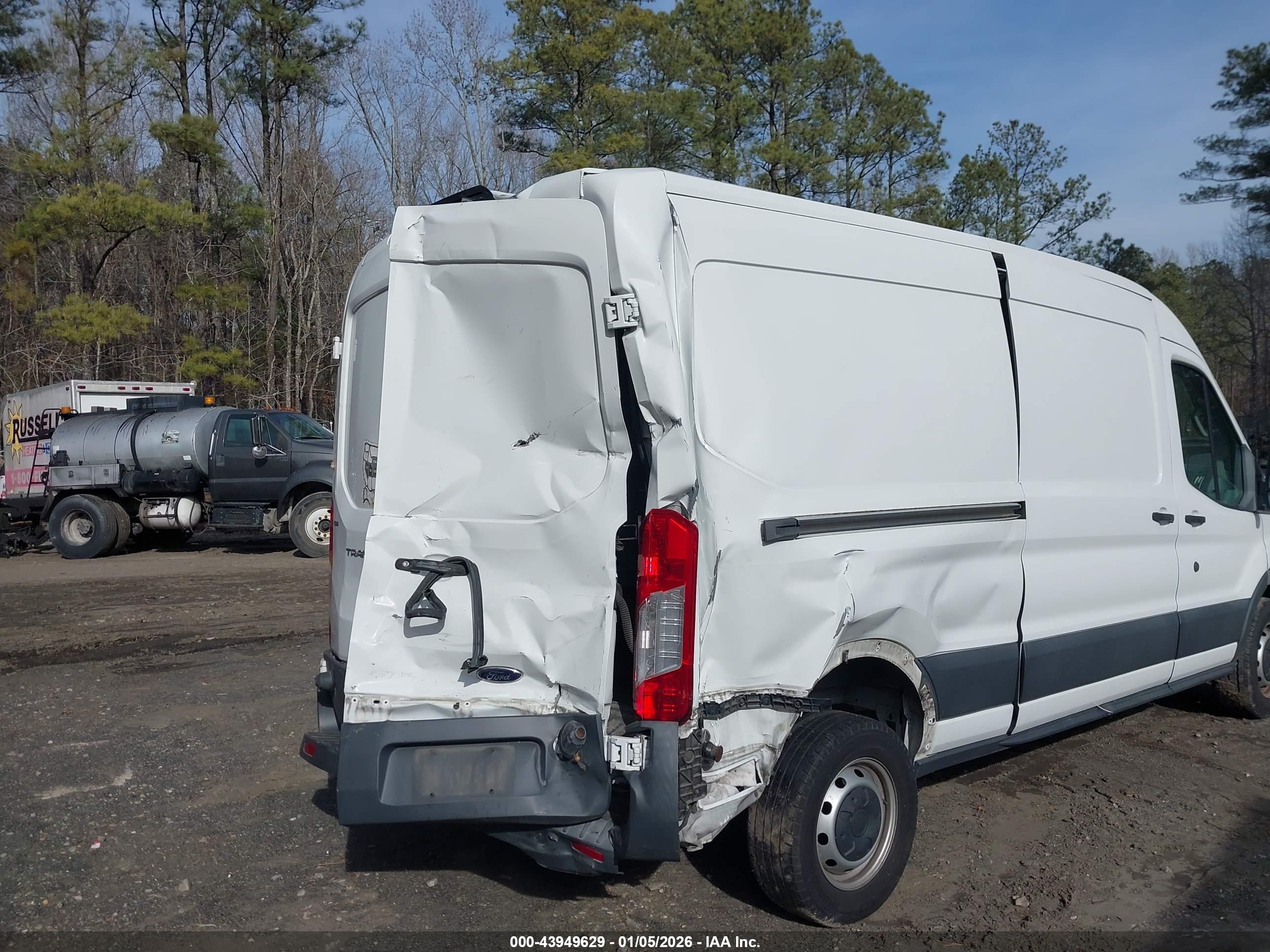 FORD TRANSIT-150 image 6