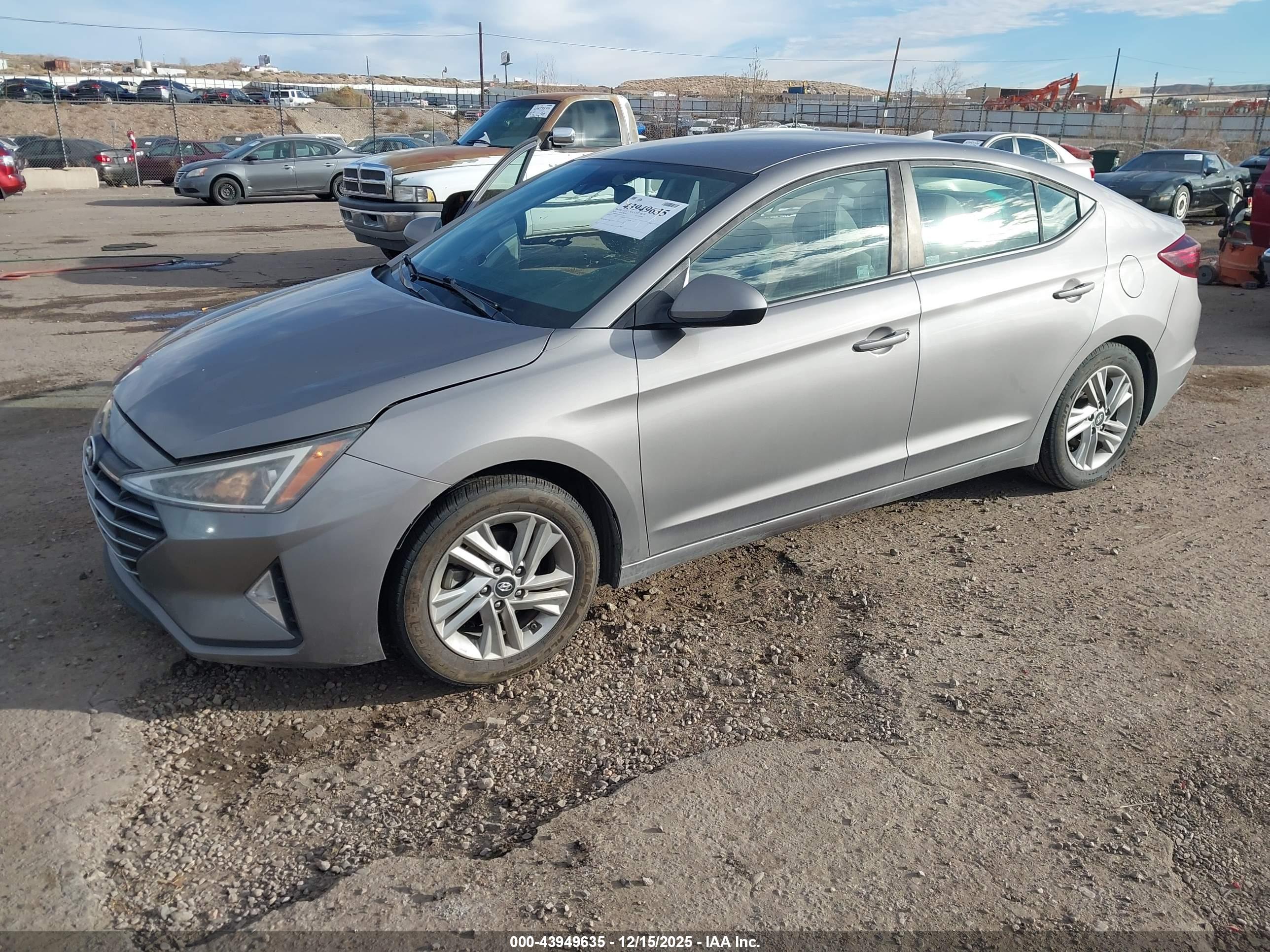 HYUNDAI ELANTRA image 2