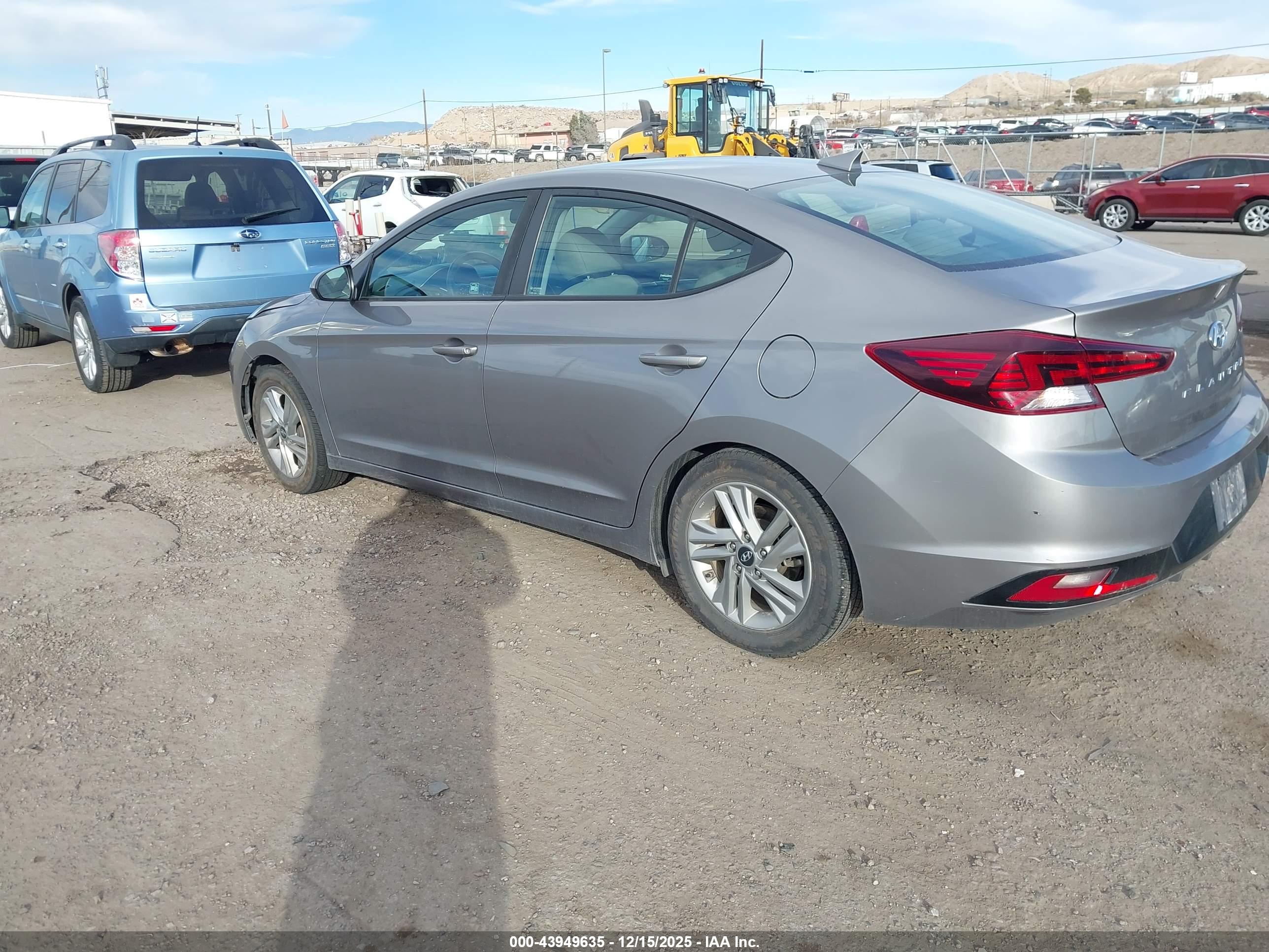 HYUNDAI ELANTRA image 3