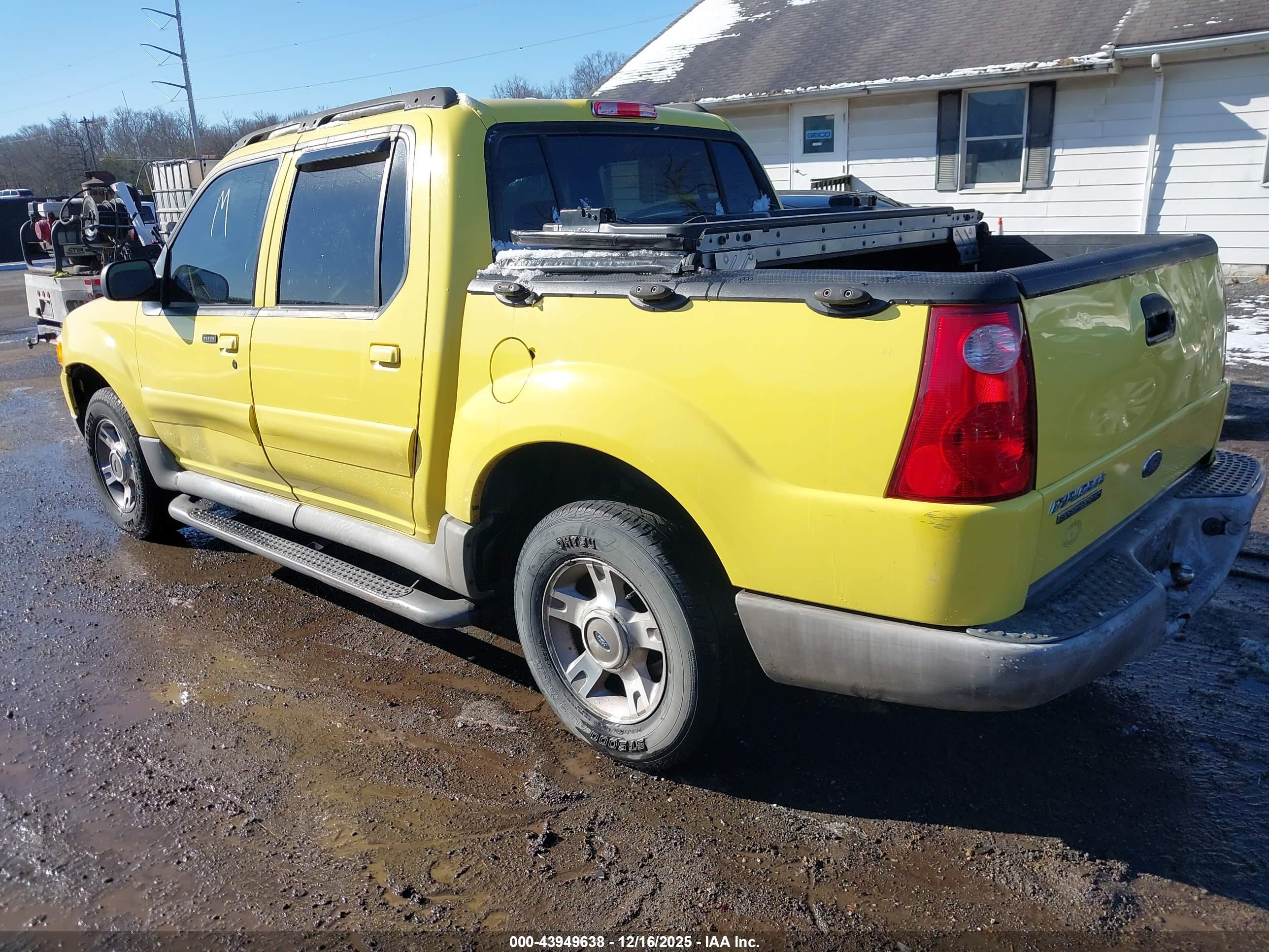 FORD EXPLORER image 3