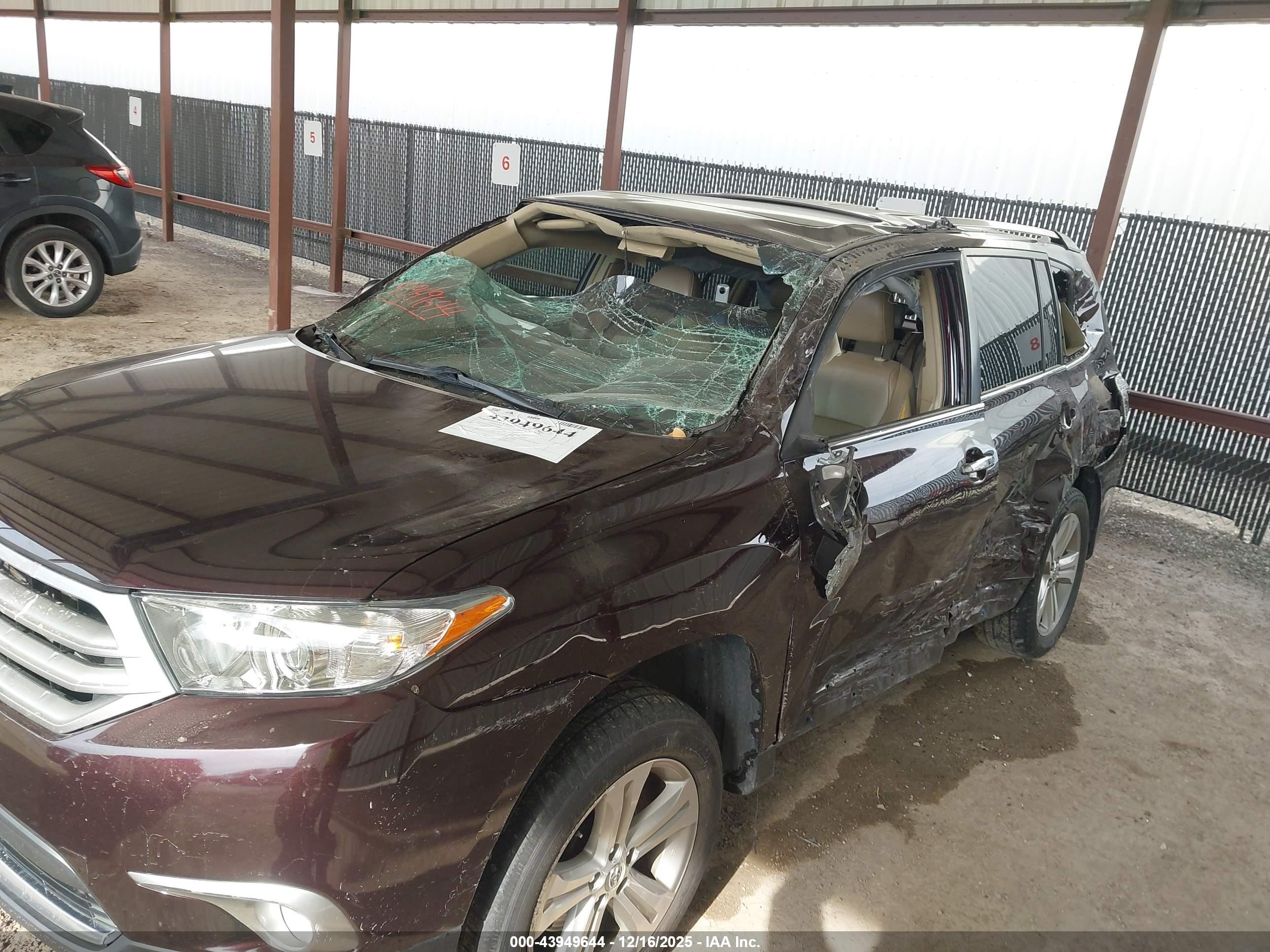 TOYOTA HIGHLANDER image 6