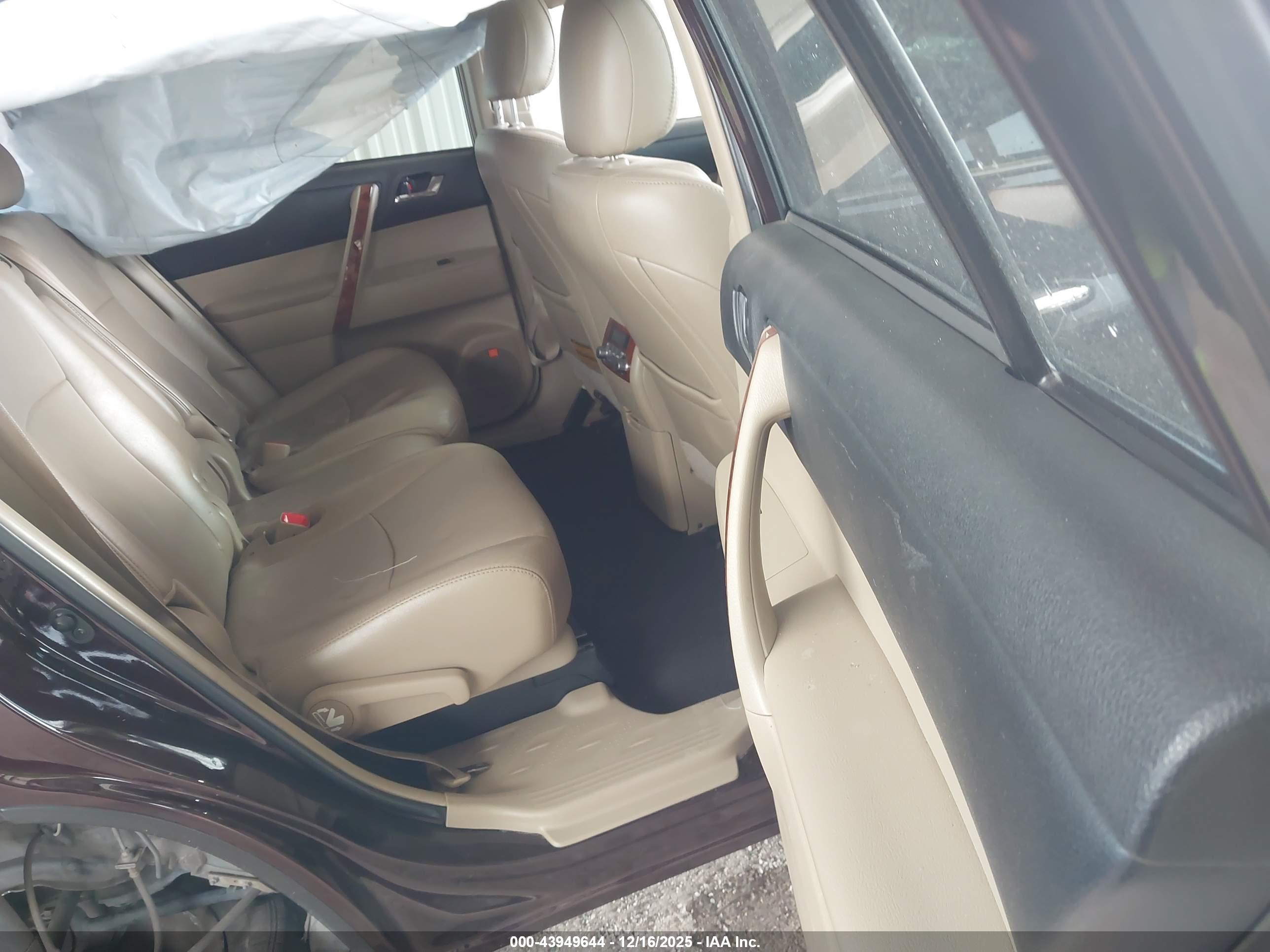 TOYOTA HIGHLANDER image 8