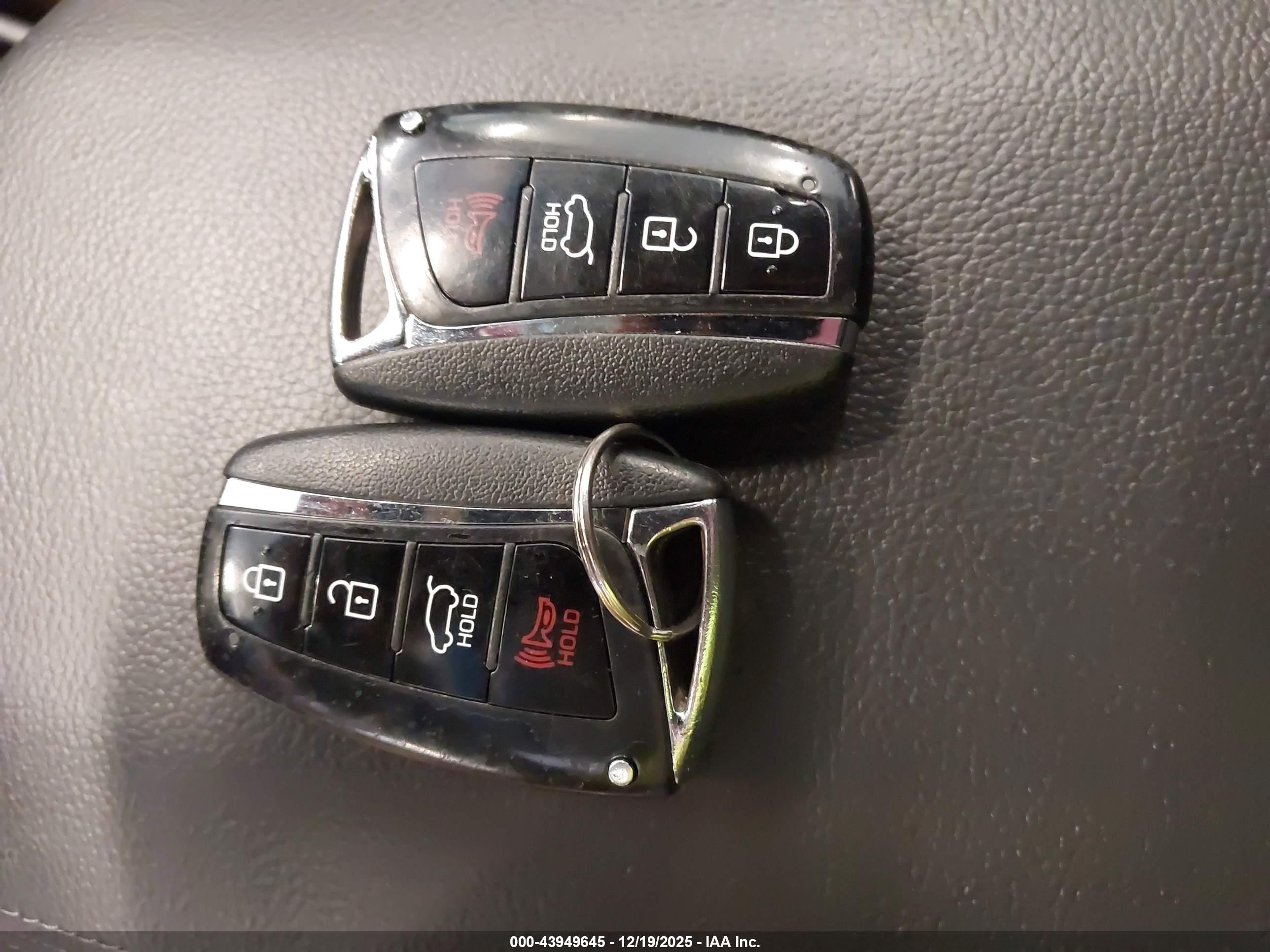 HYUNDAI SANTA image 11