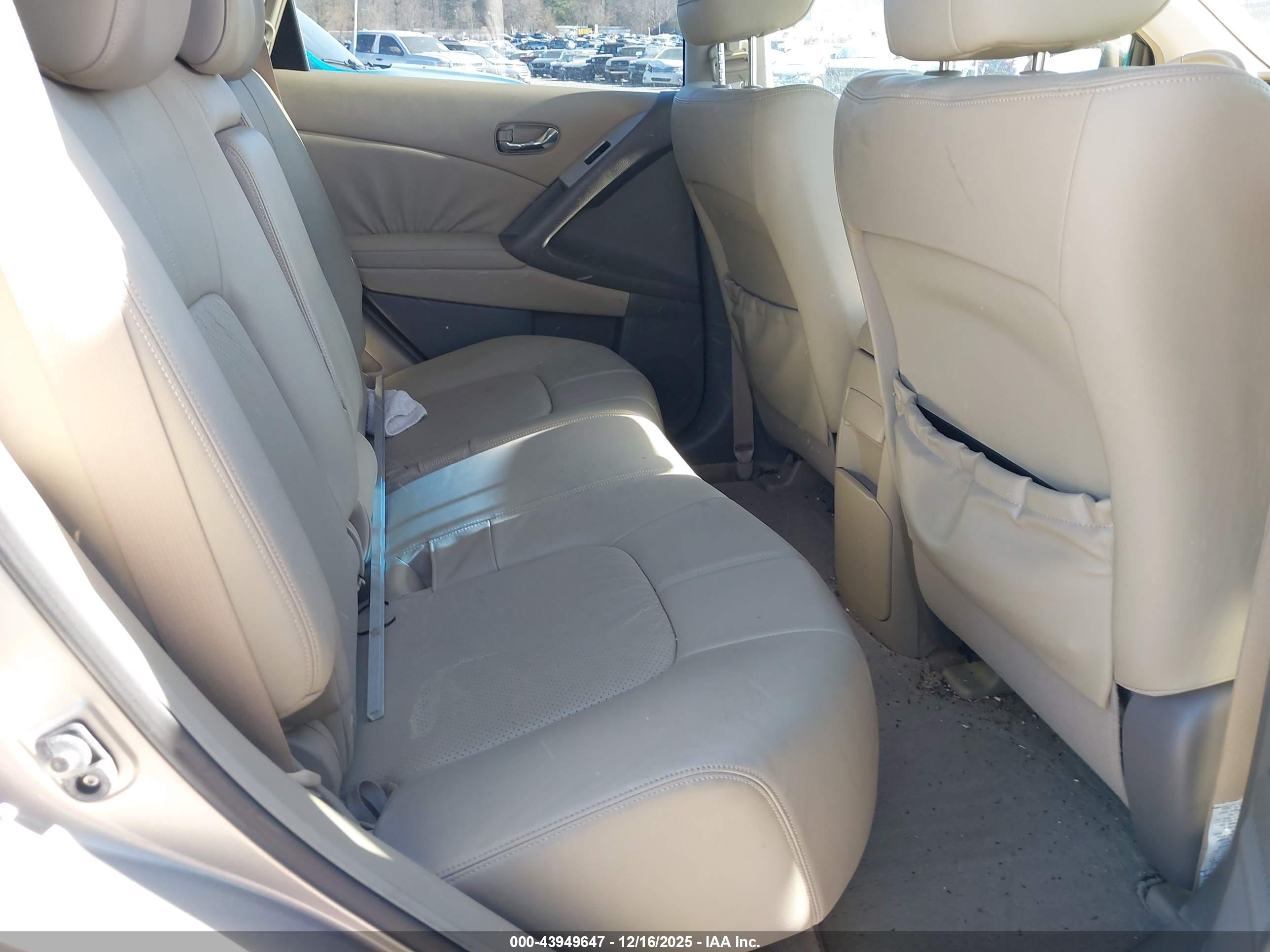 NISSAN MURANO image 8