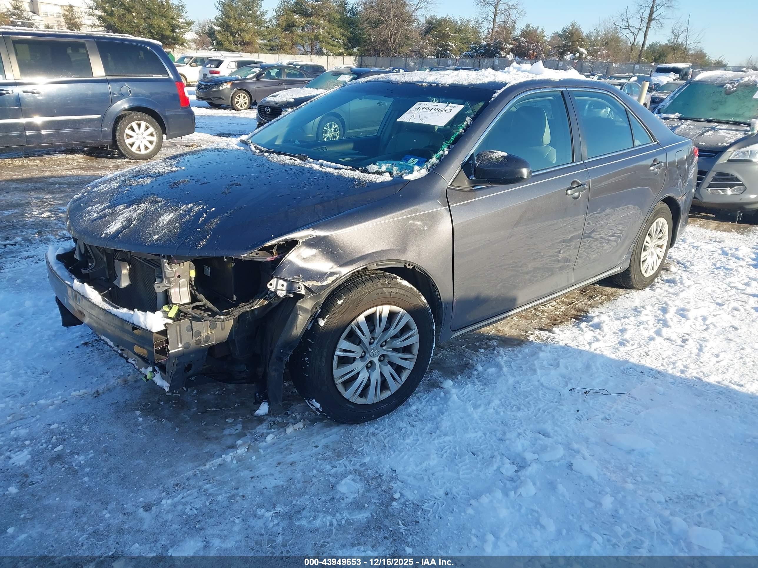 TOYOTA CAMRY image 2