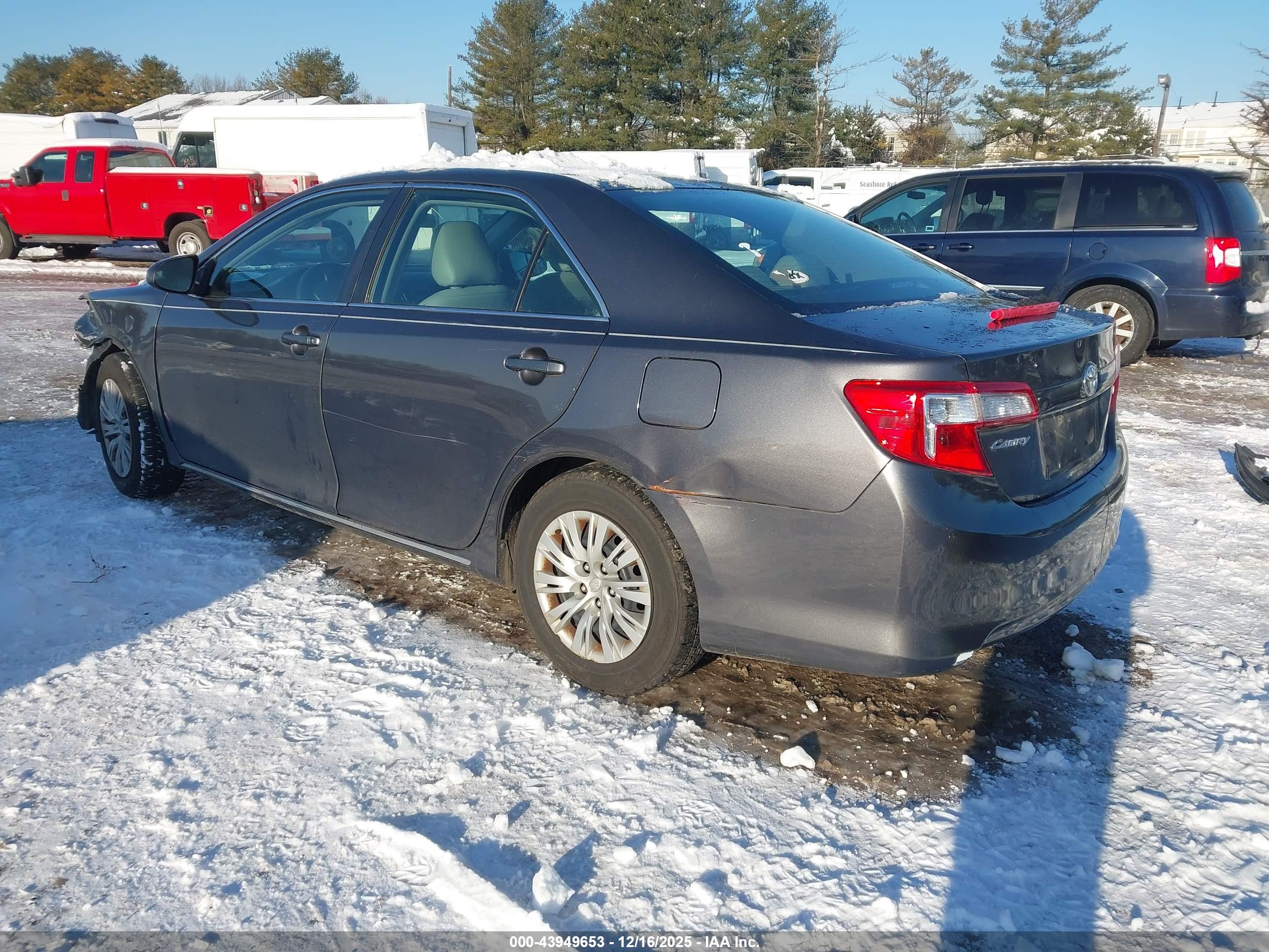 TOYOTA CAMRY image 3