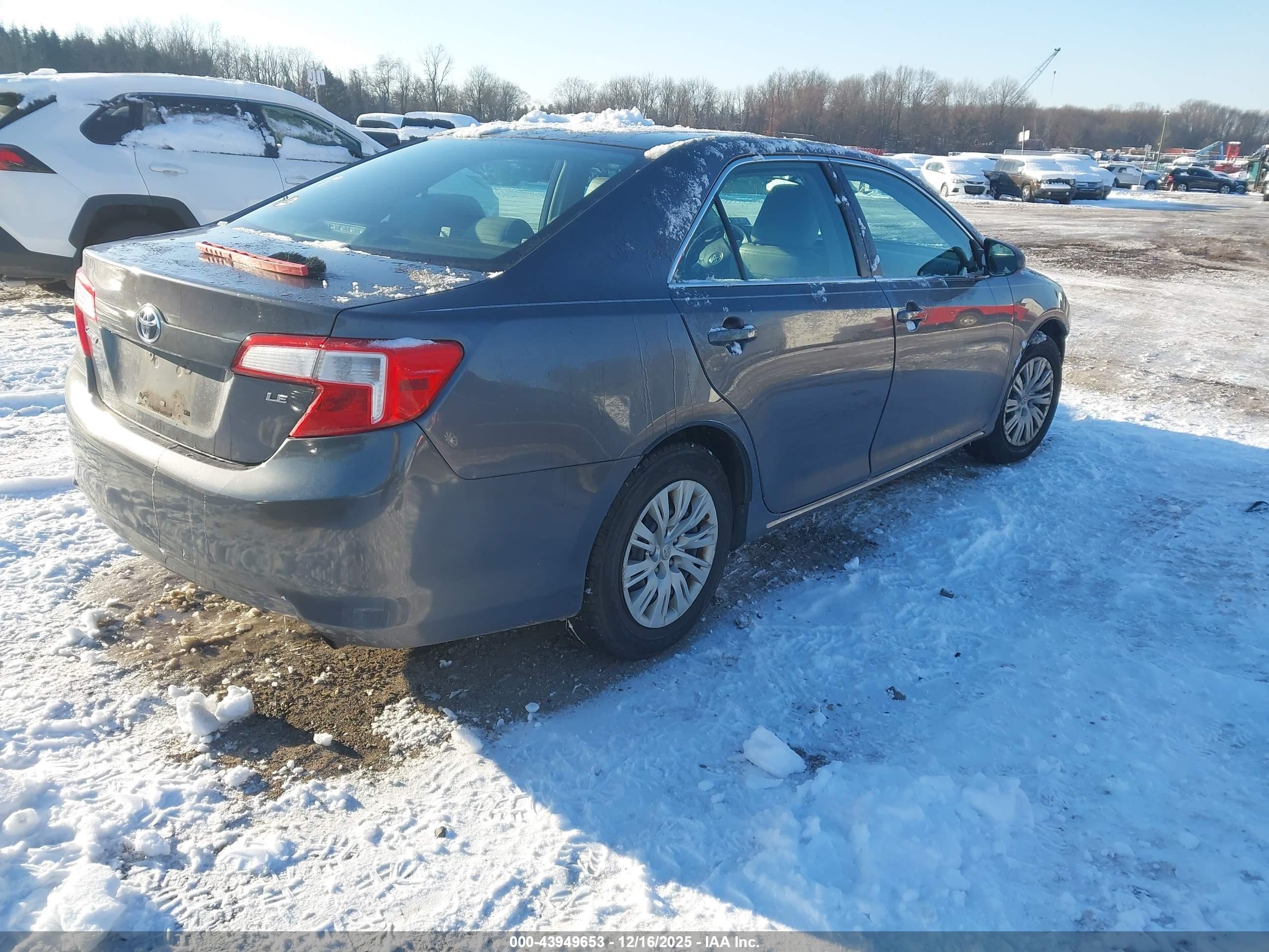 TOYOTA CAMRY image 4