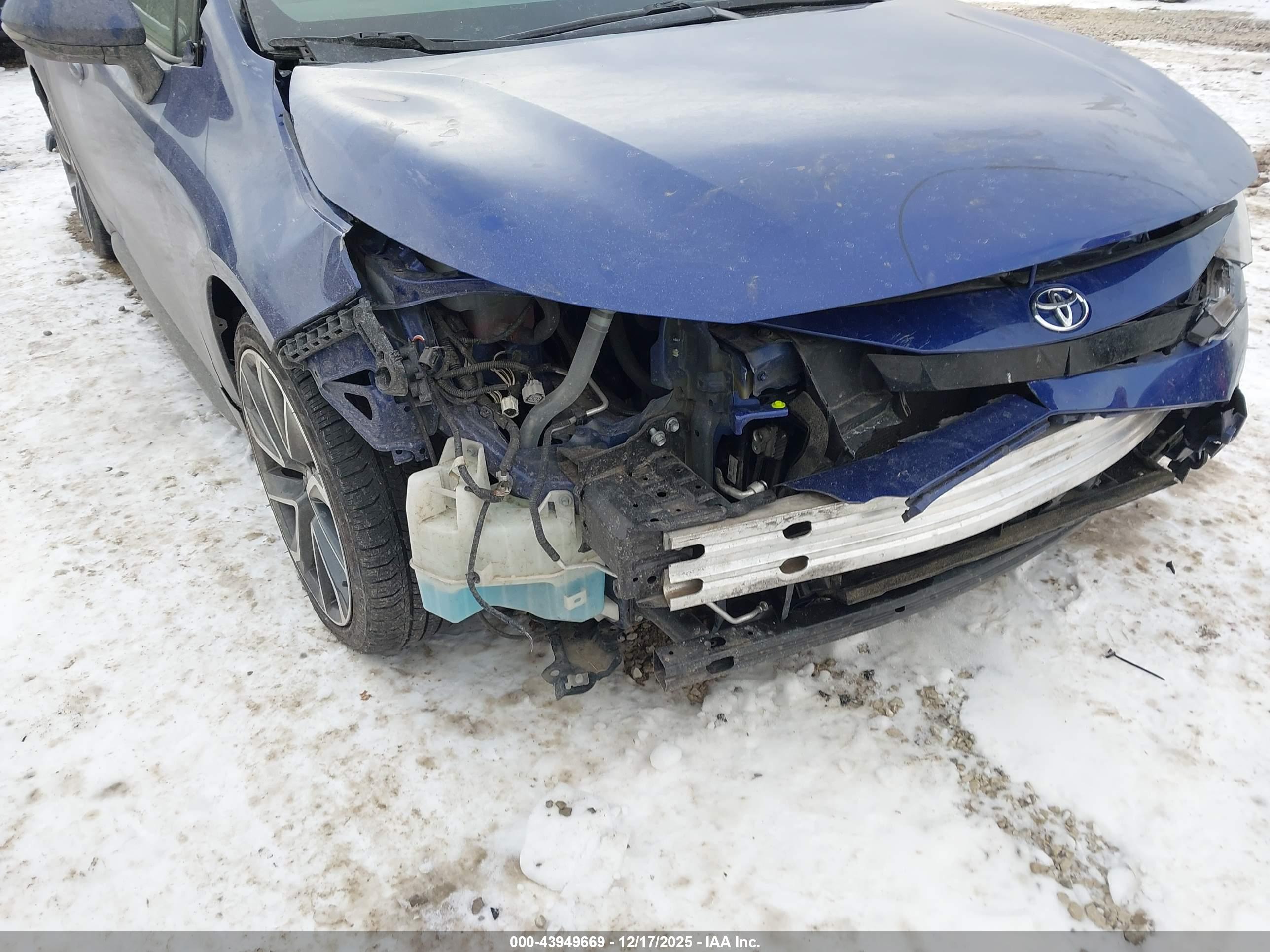 TOYOTA COROLLA image 6