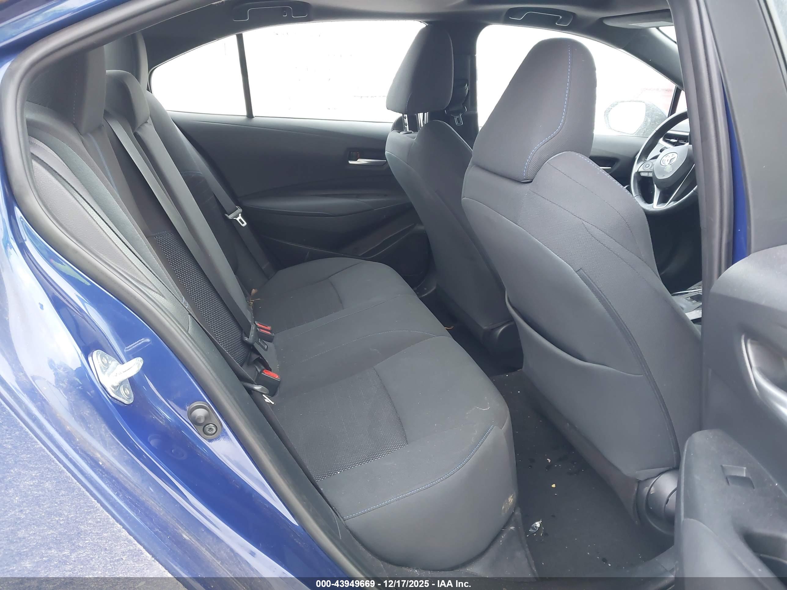 TOYOTA COROLLA image 8