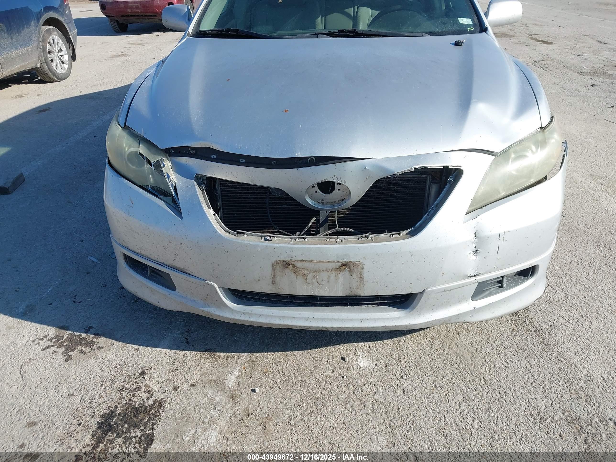 TOYOTA CAMRY image 6