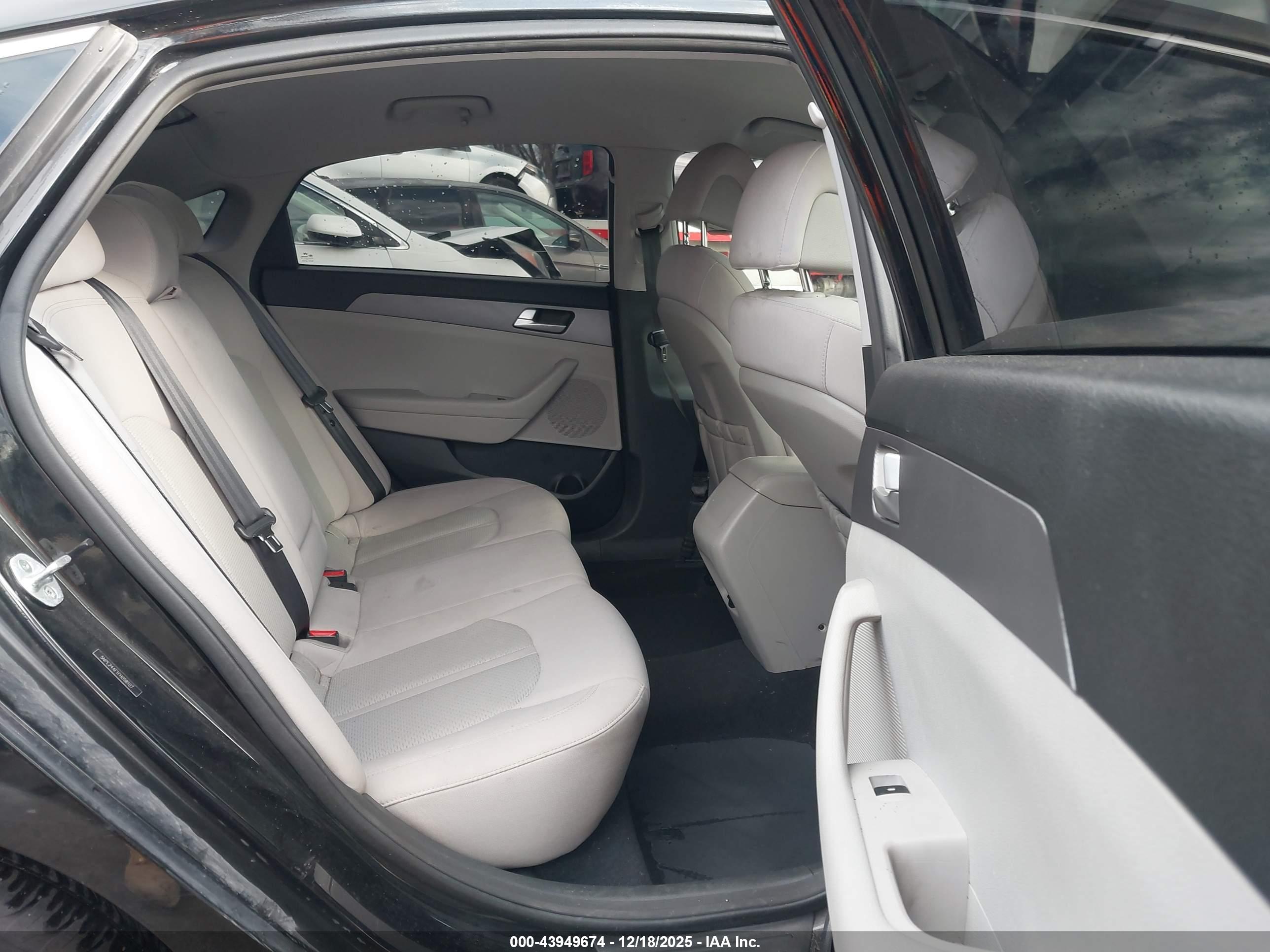 HYUNDAI SONATA image 8