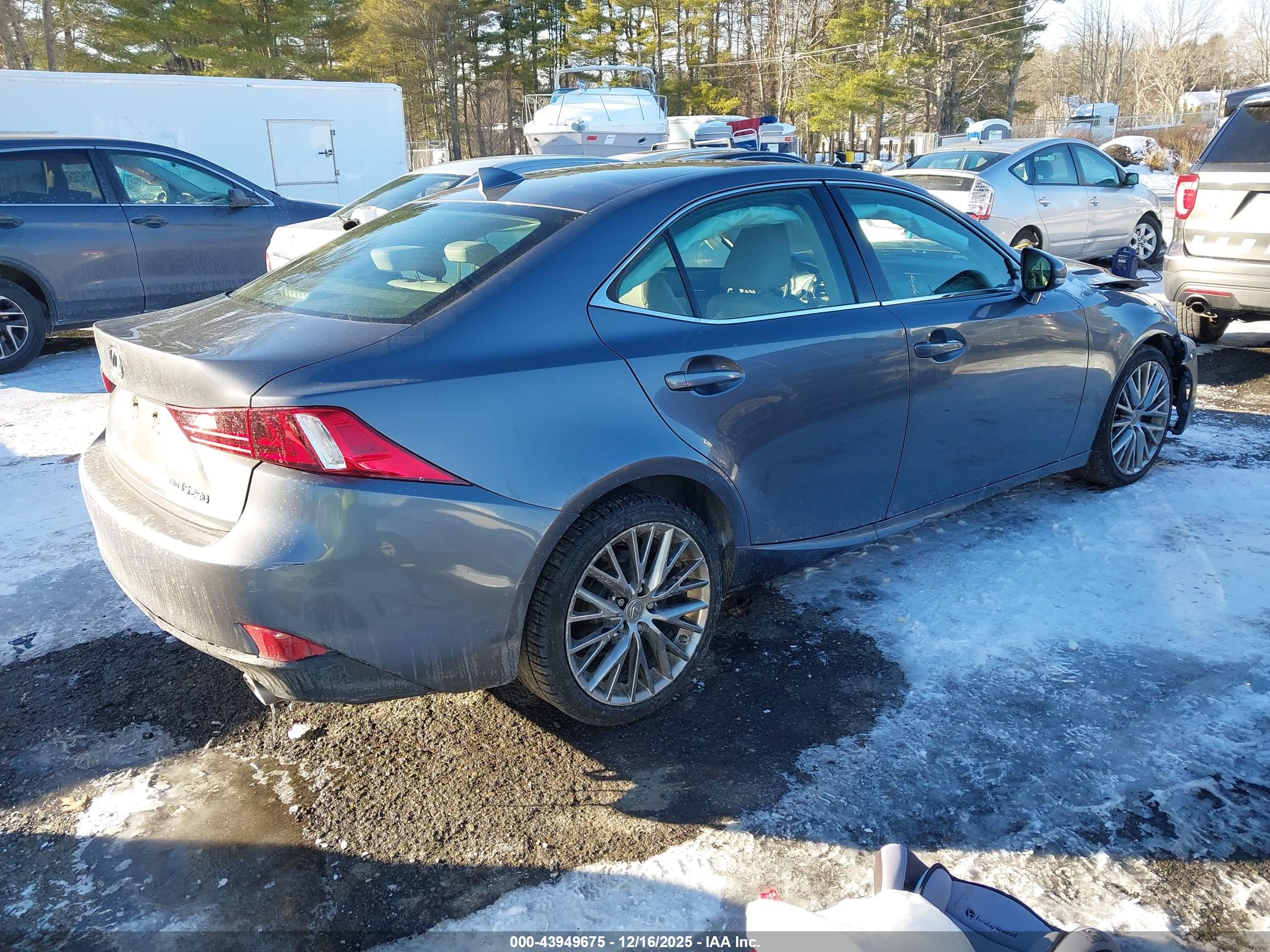 LEXUS IS image 4