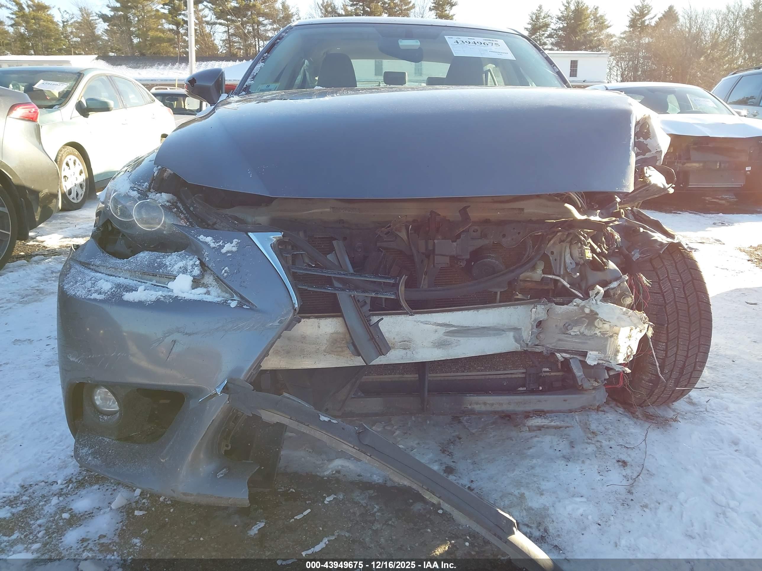 LEXUS IS image 6