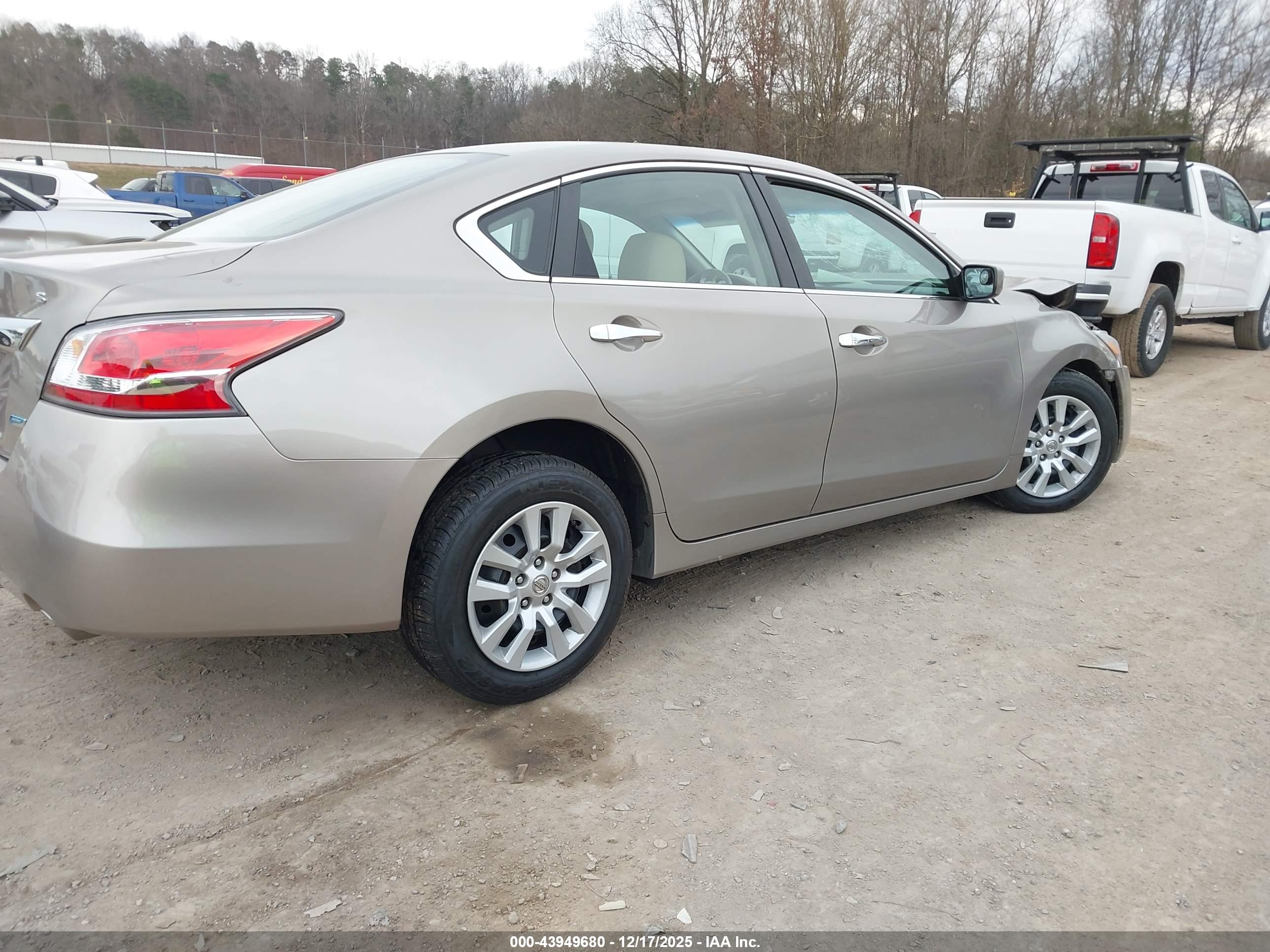 NISSAN ALTIMA image 4
