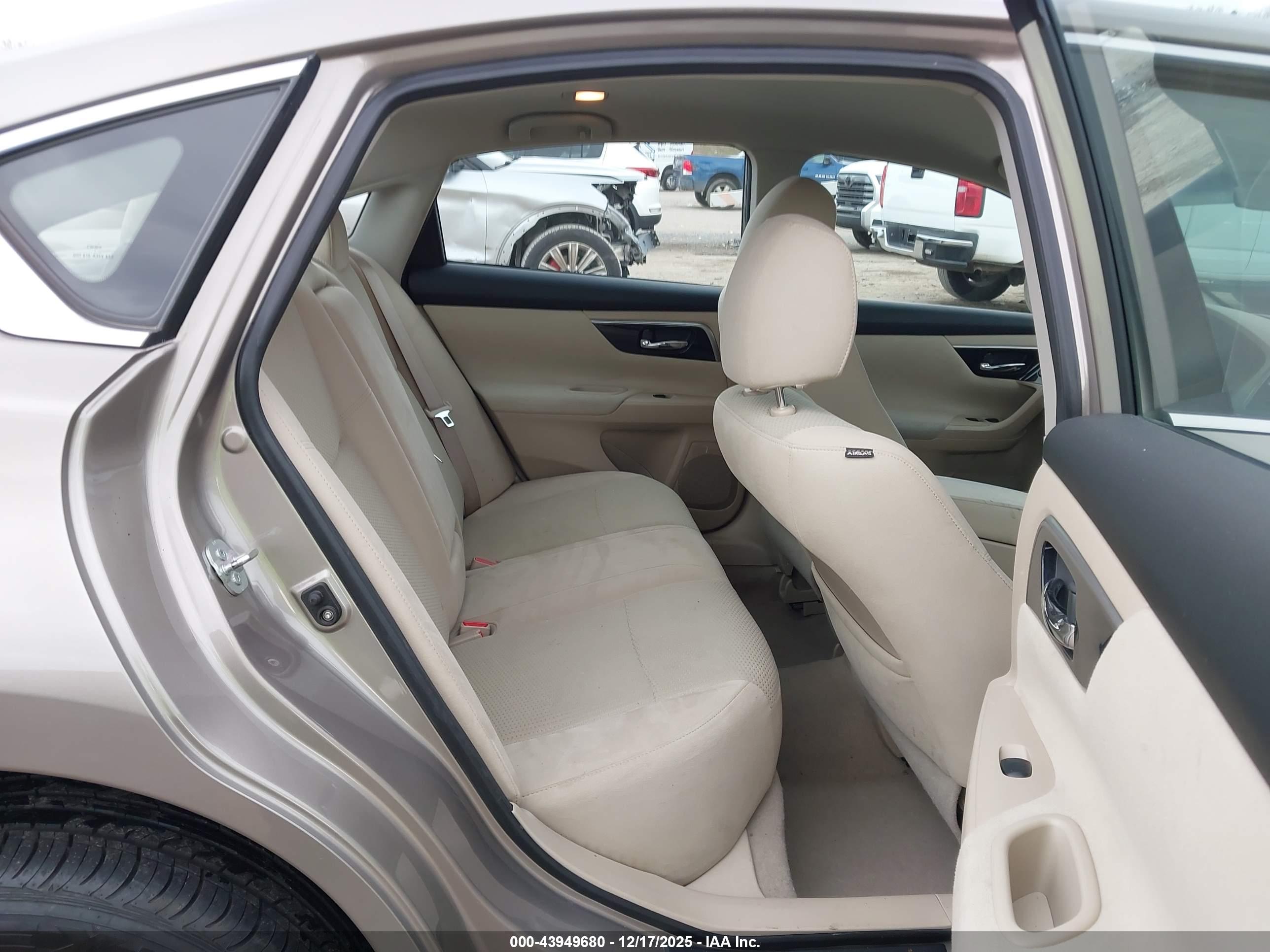 NISSAN ALTIMA image 8