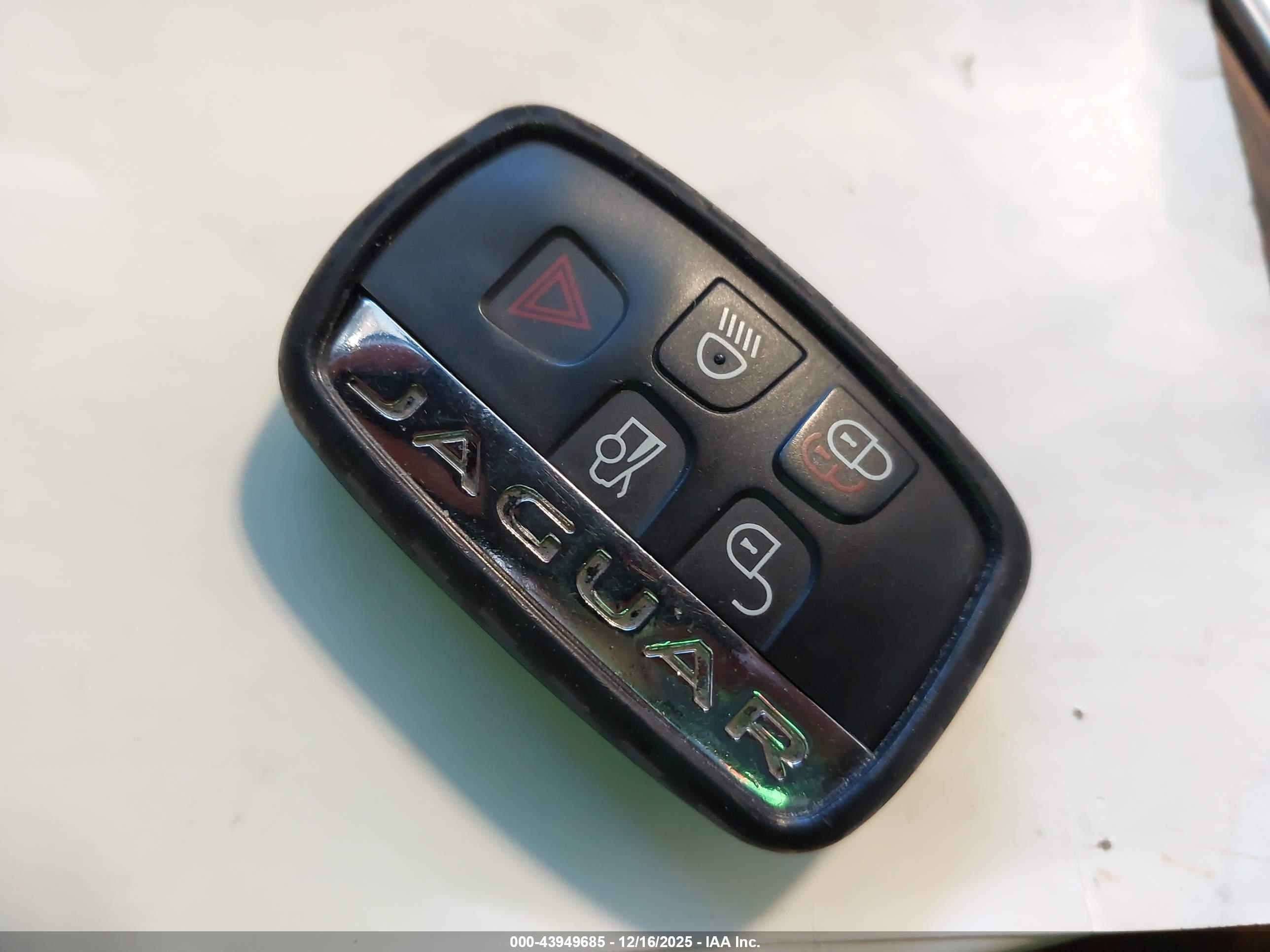 JAGUAR XF image 11