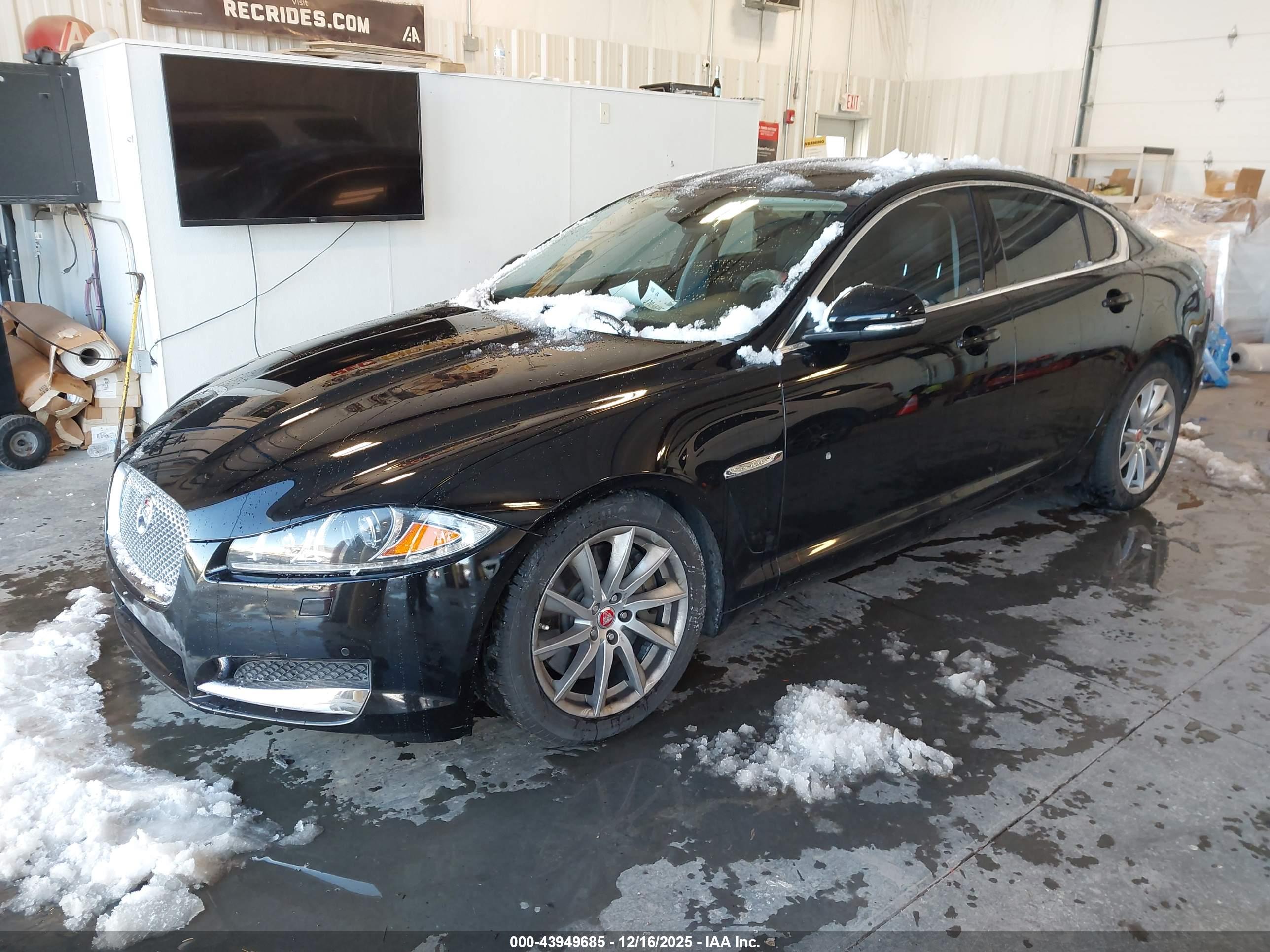 JAGUAR XF image 2