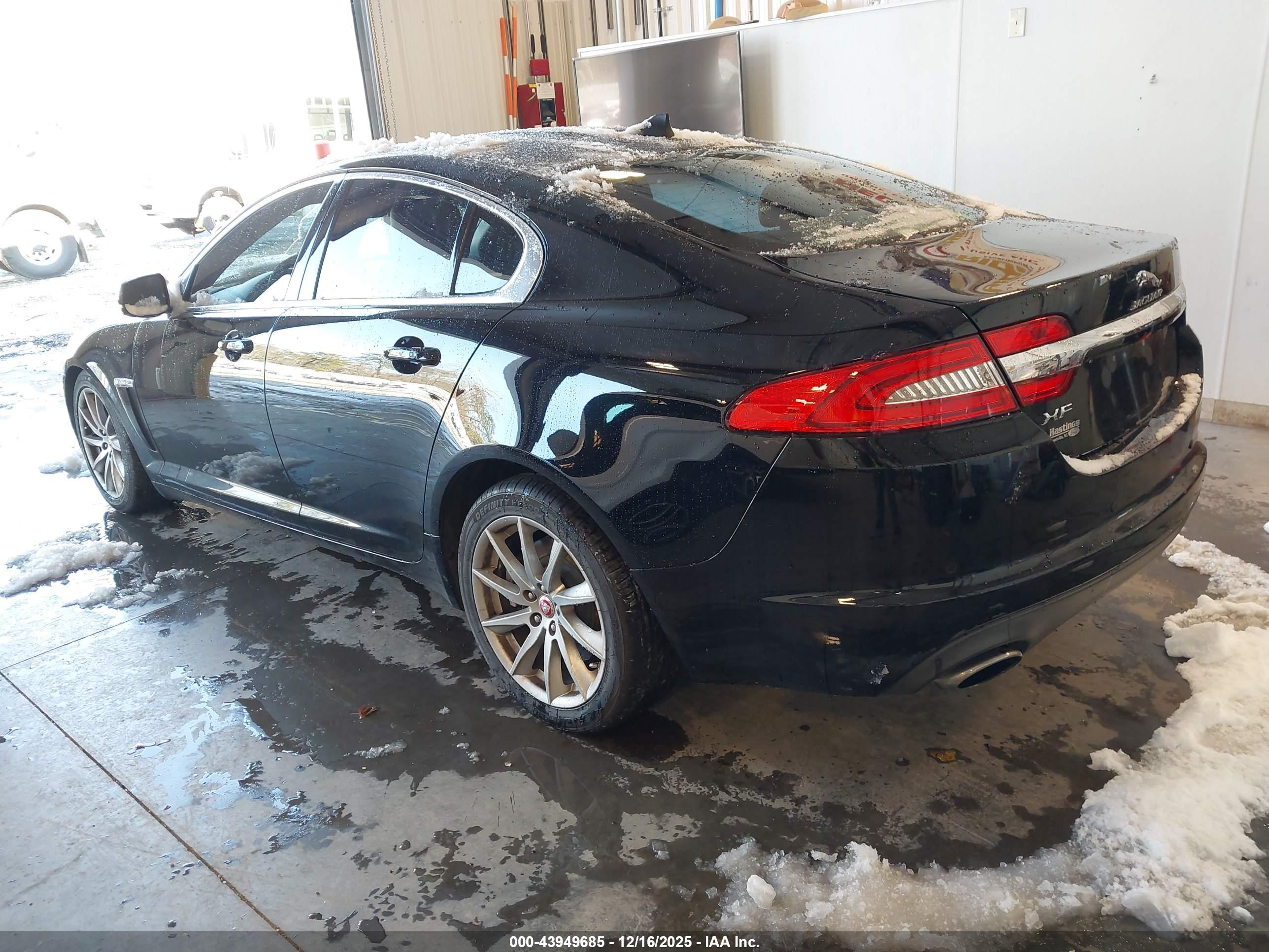 JAGUAR XF image 3