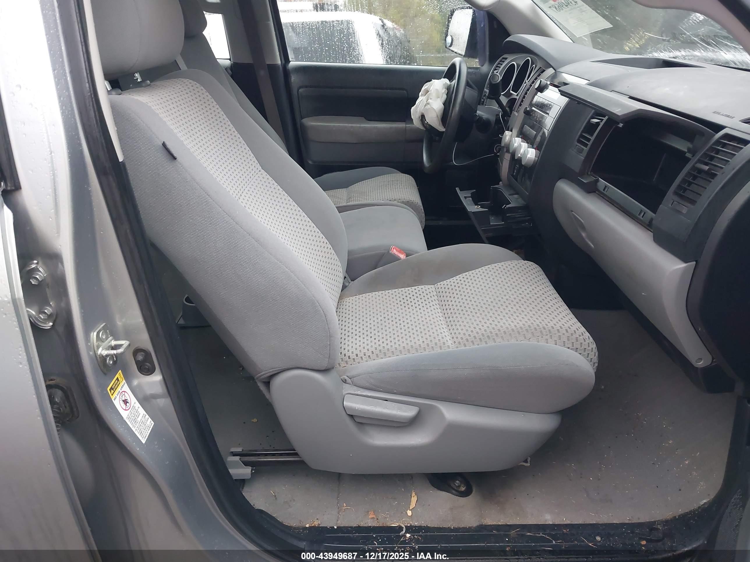 TOYOTA TUNDRA image 5