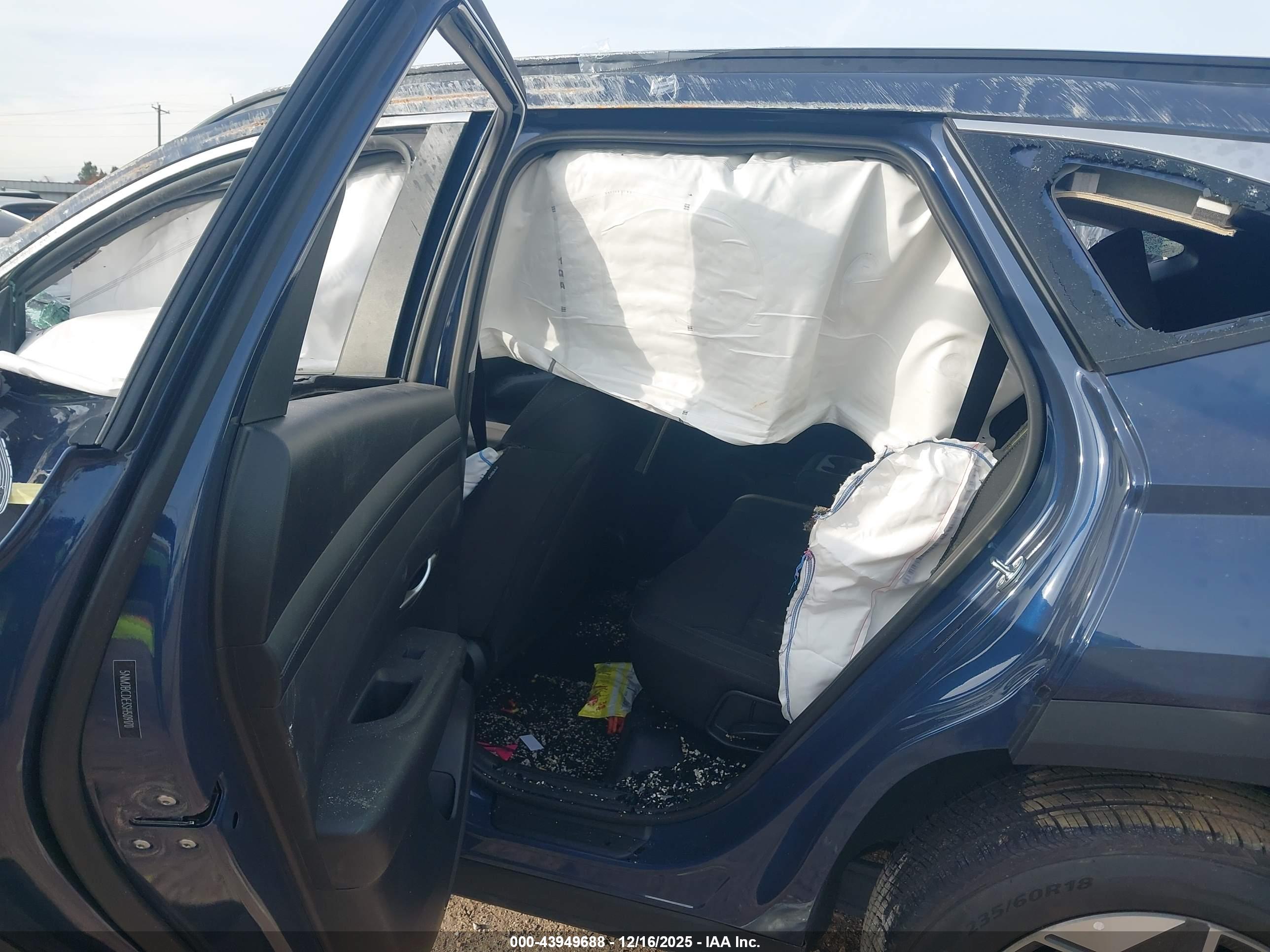 HYUNDAI TUCSON image 8