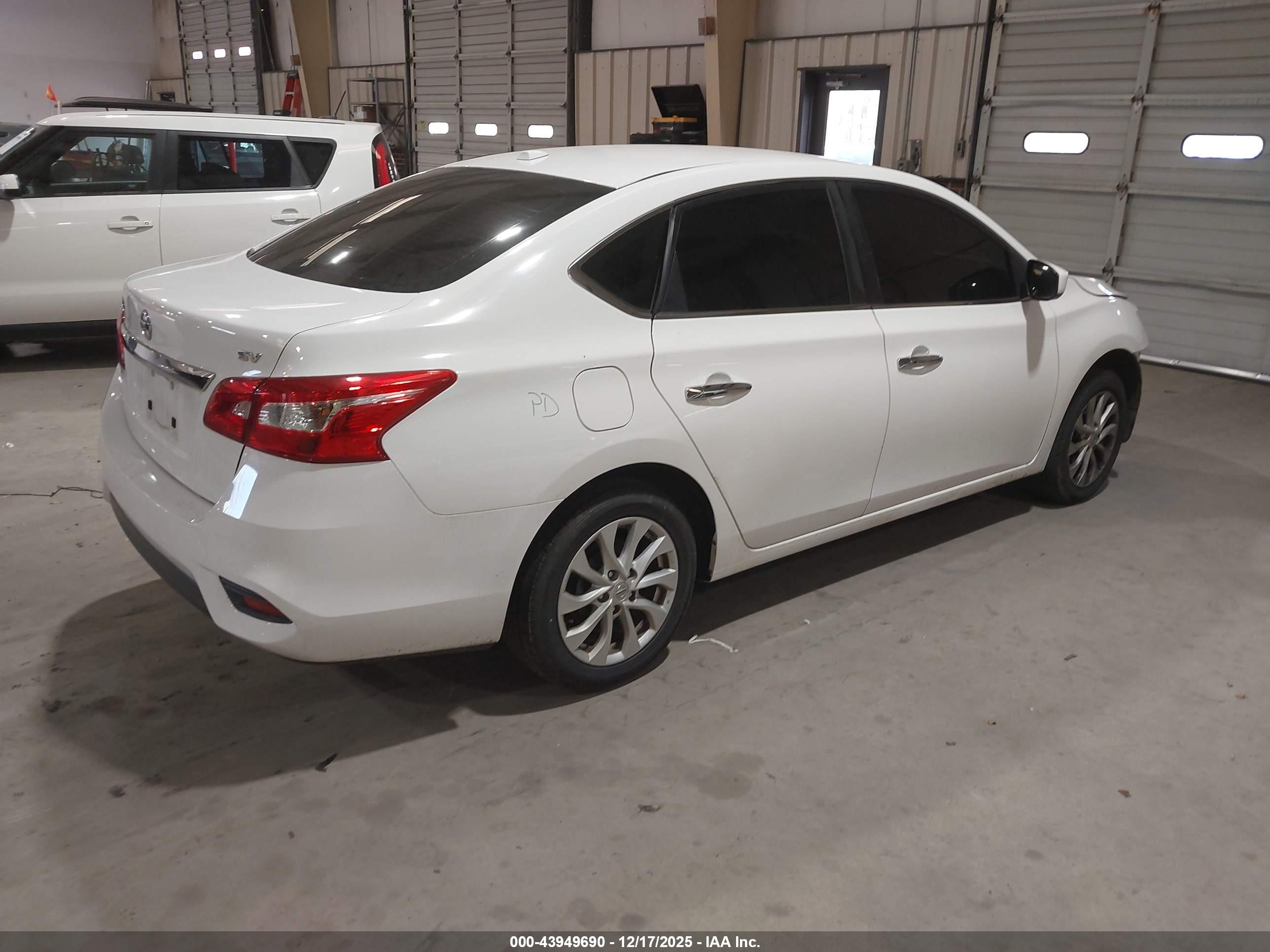NISSAN SENTRA image 4
