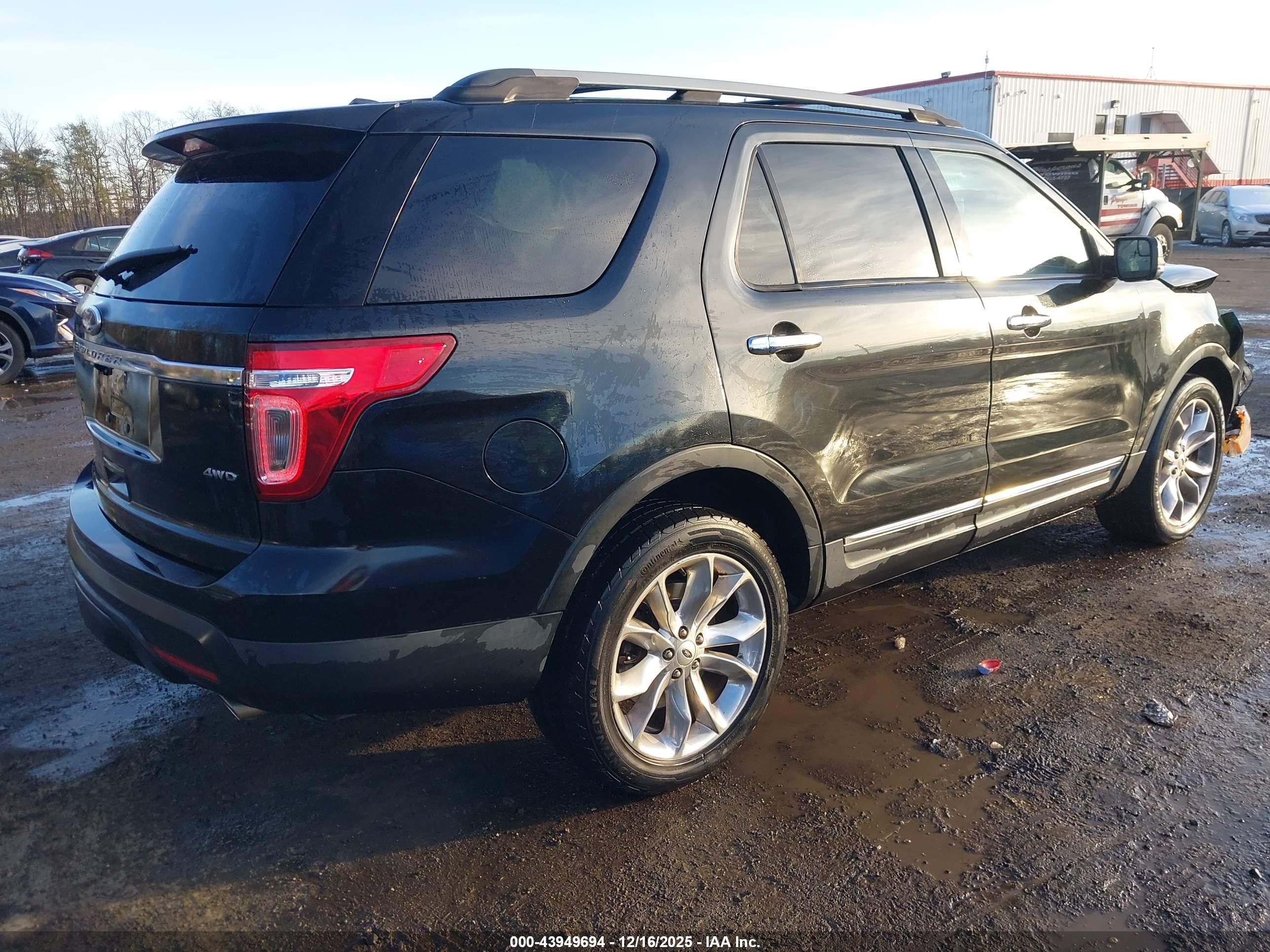 FORD EXPLORER image 4