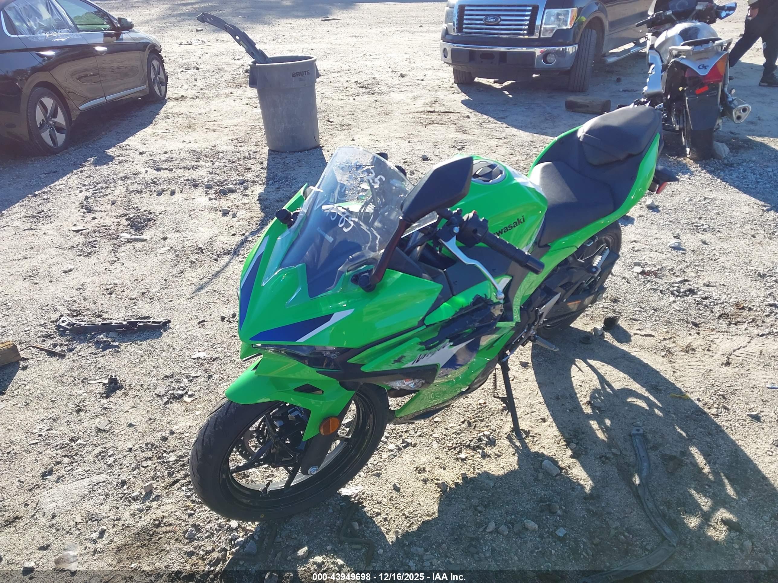 KAWASAKI EX500 image 2