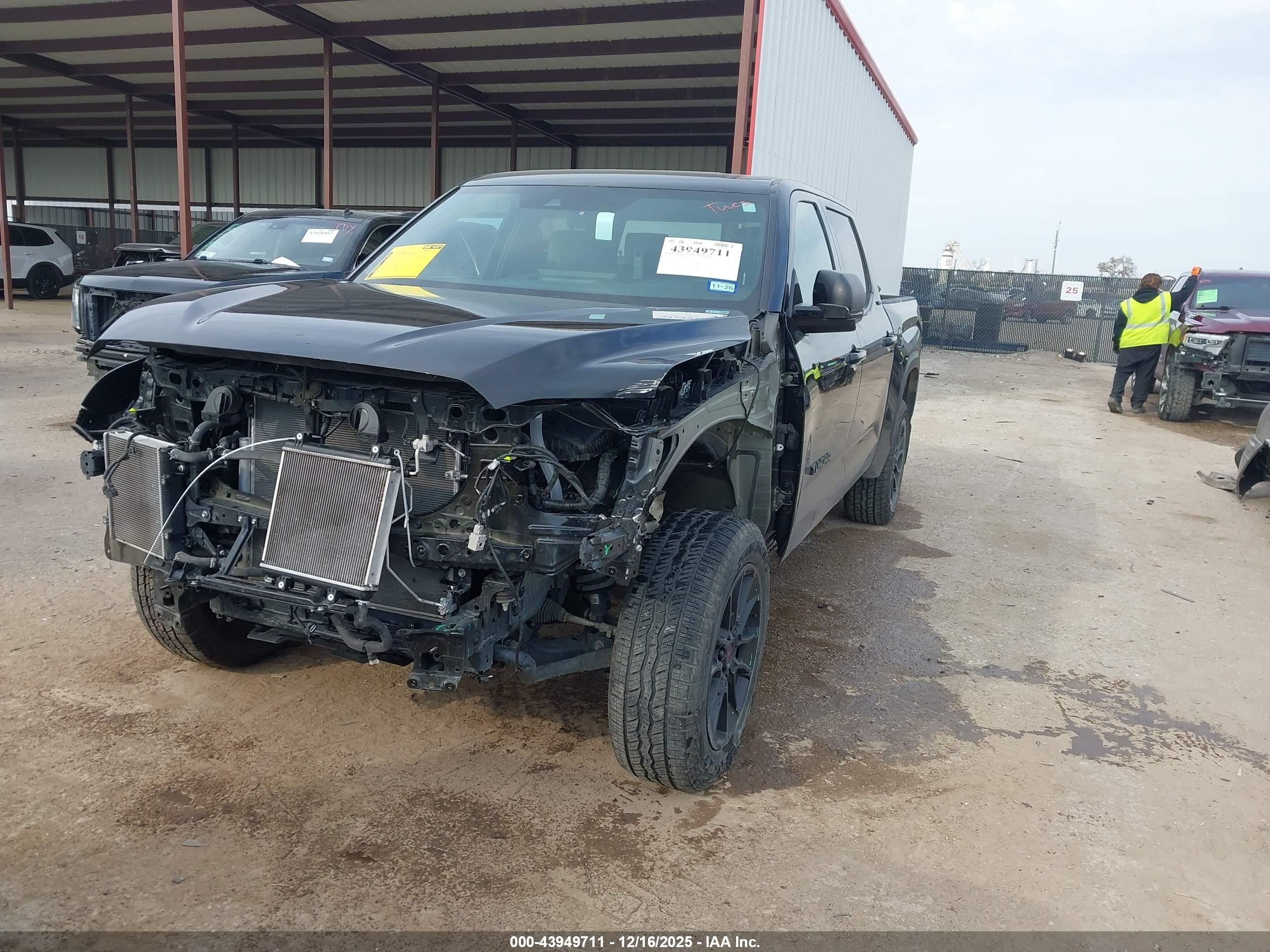 TOYOTA TUNDRA image 2