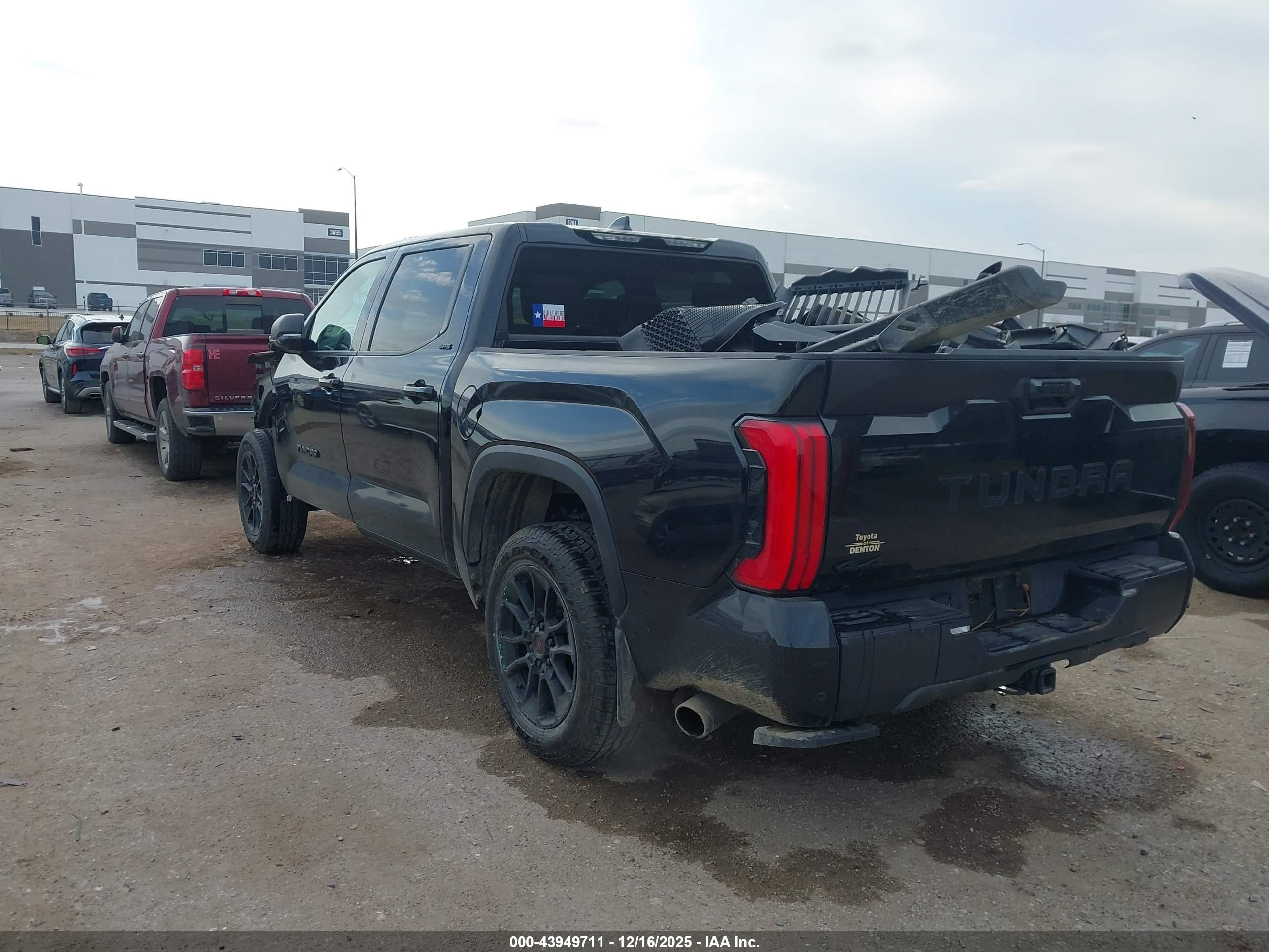 TOYOTA TUNDRA image 3