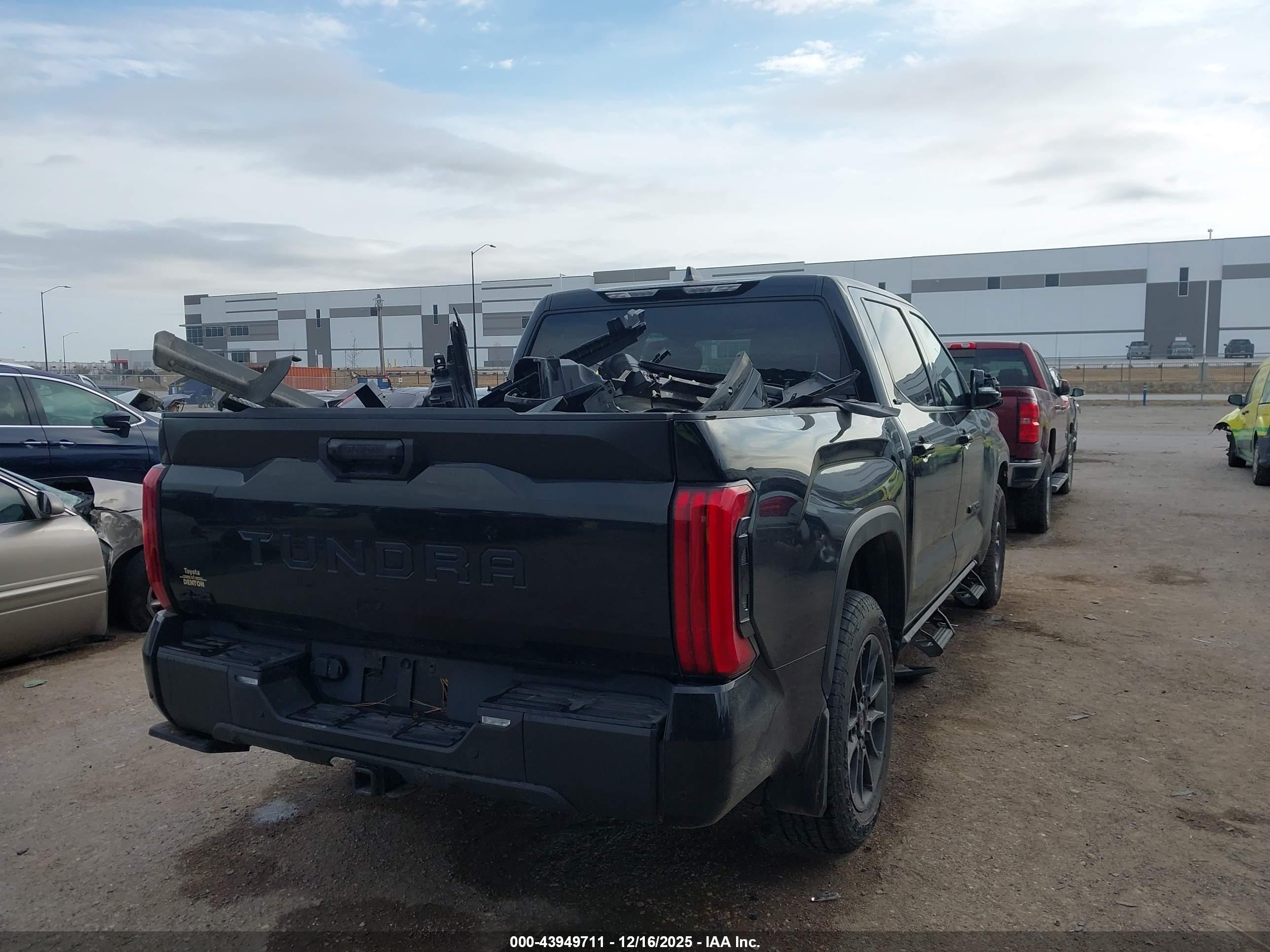TOYOTA TUNDRA image 4