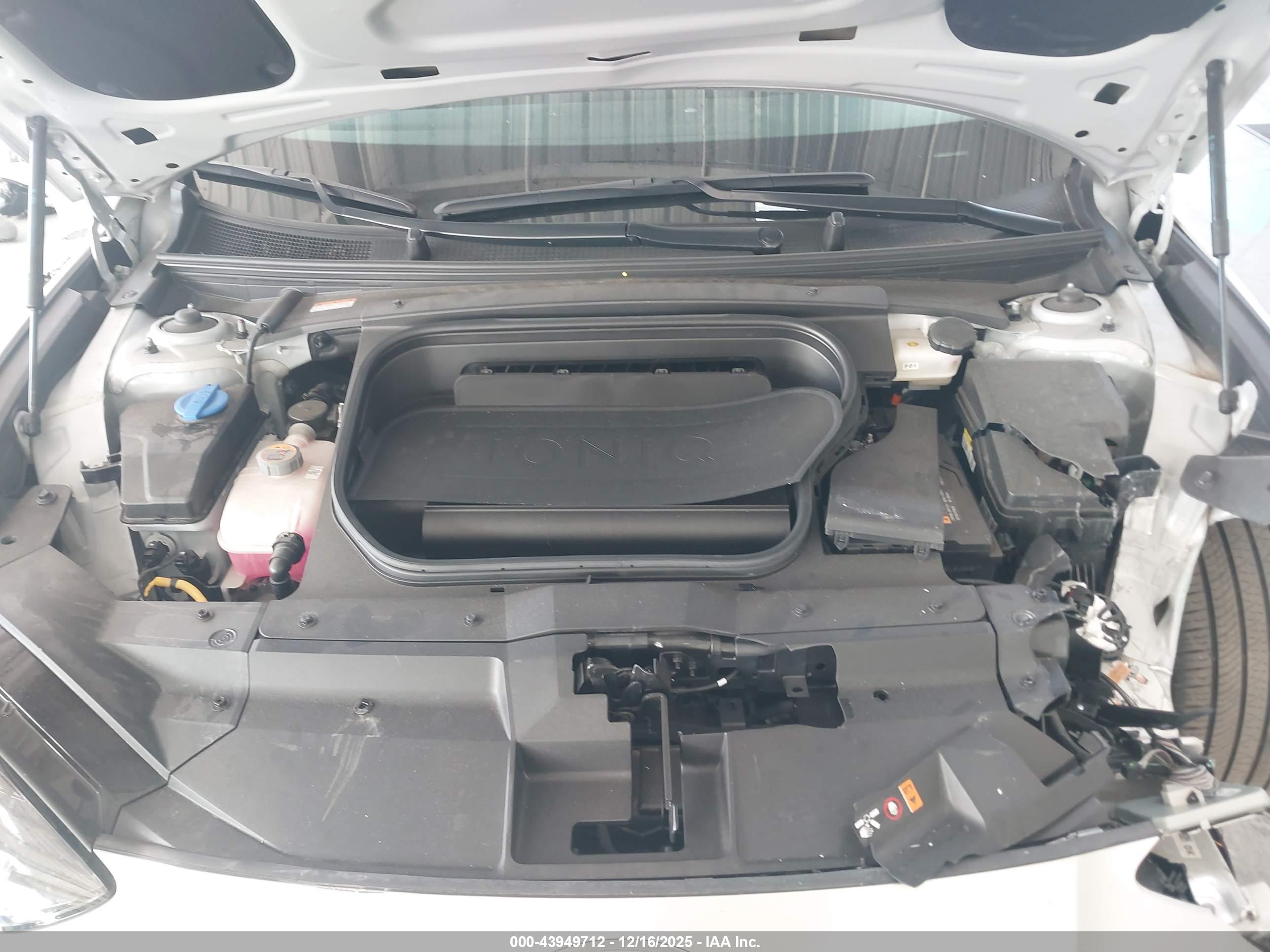 HYUNDAI IONIQ image 10