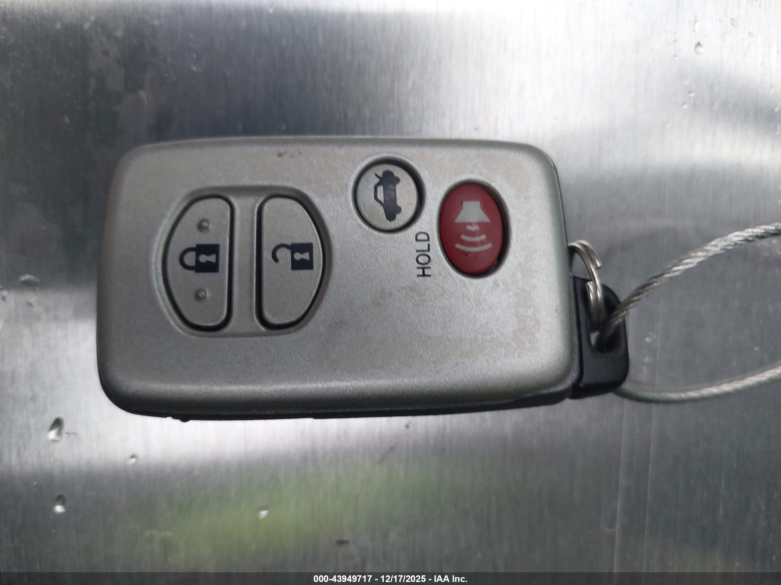 TOYOTA CAMRY image 11