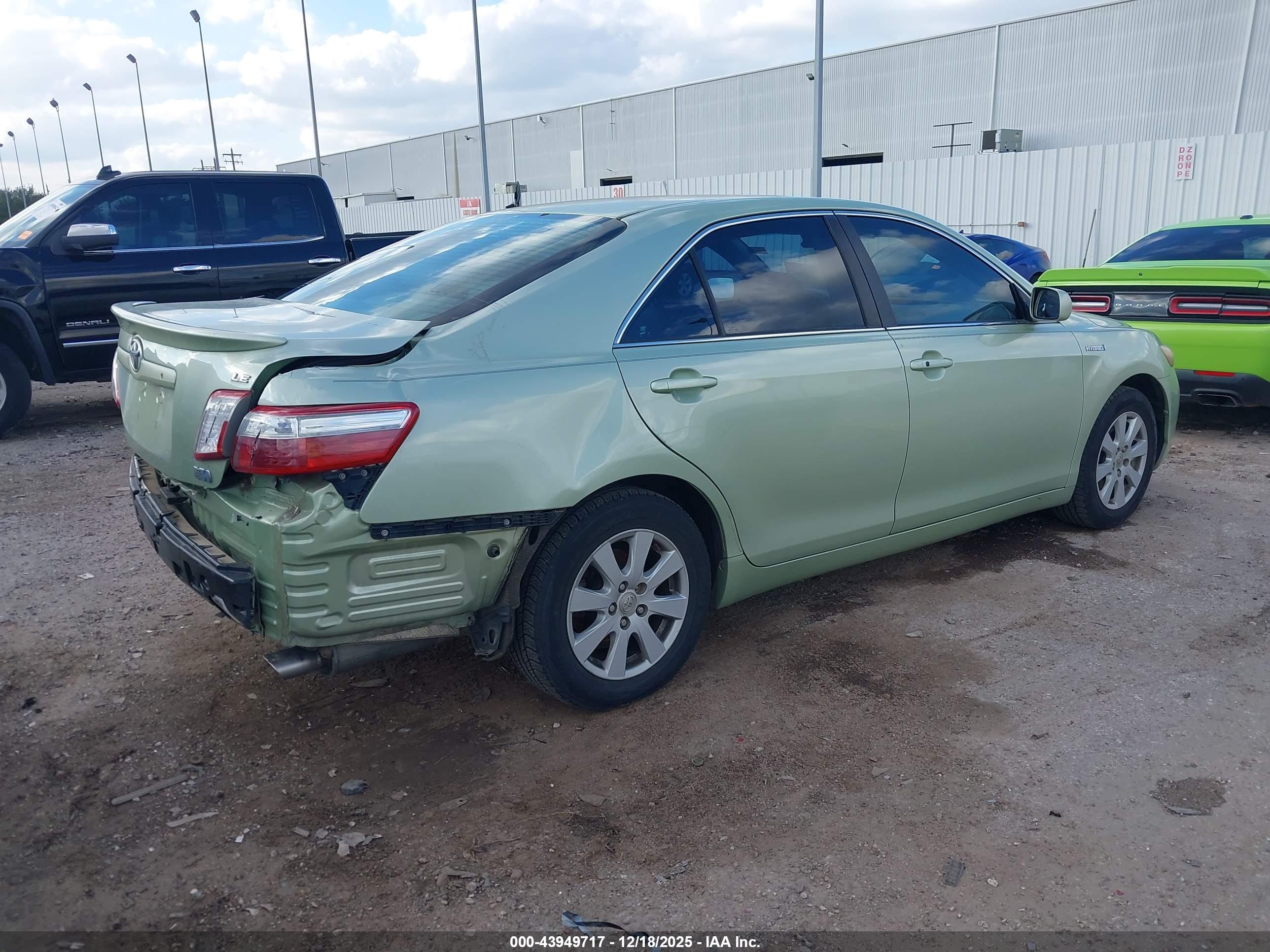 TOYOTA CAMRY image 4