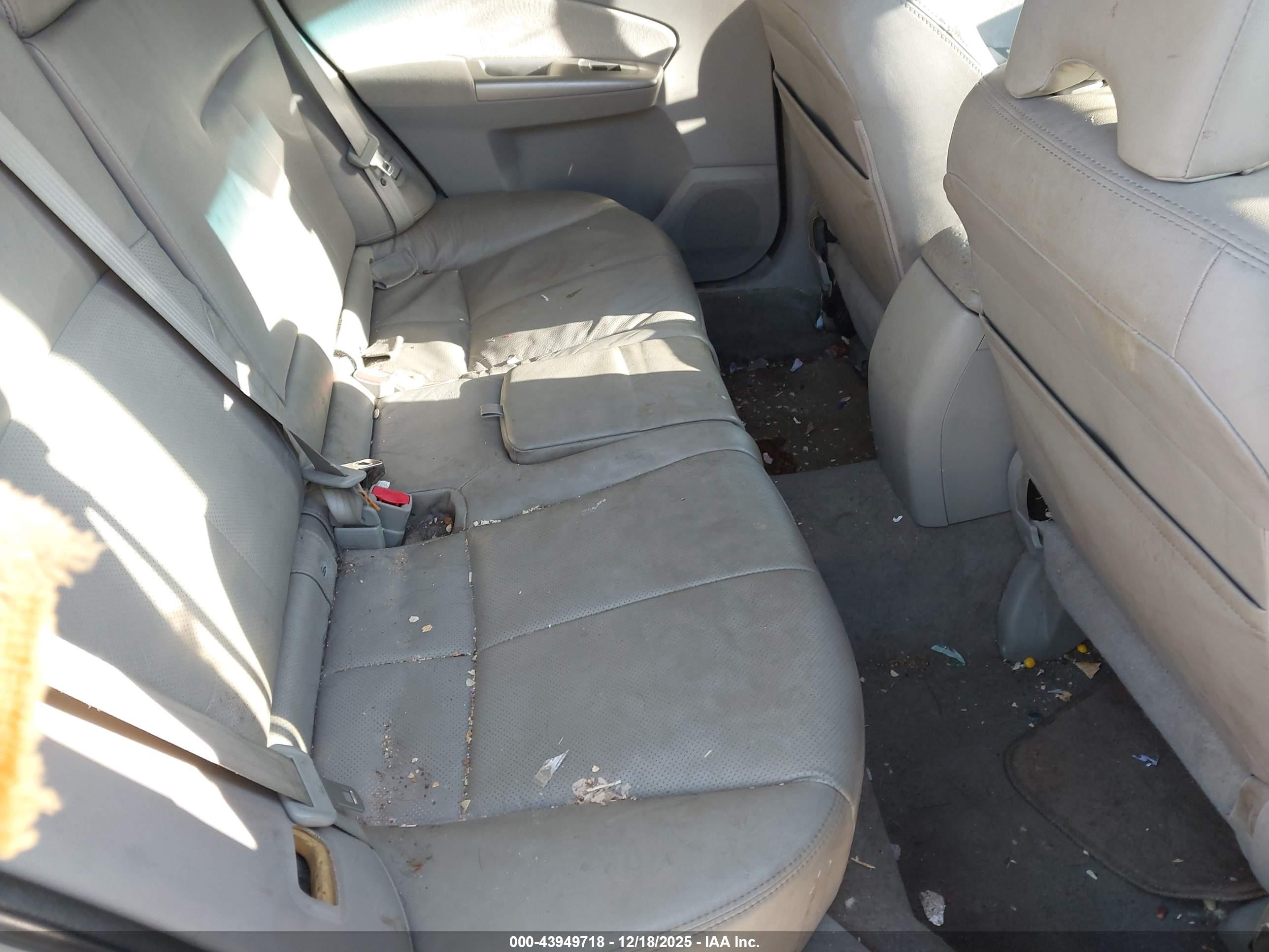 SUBARU FORESTER image 8