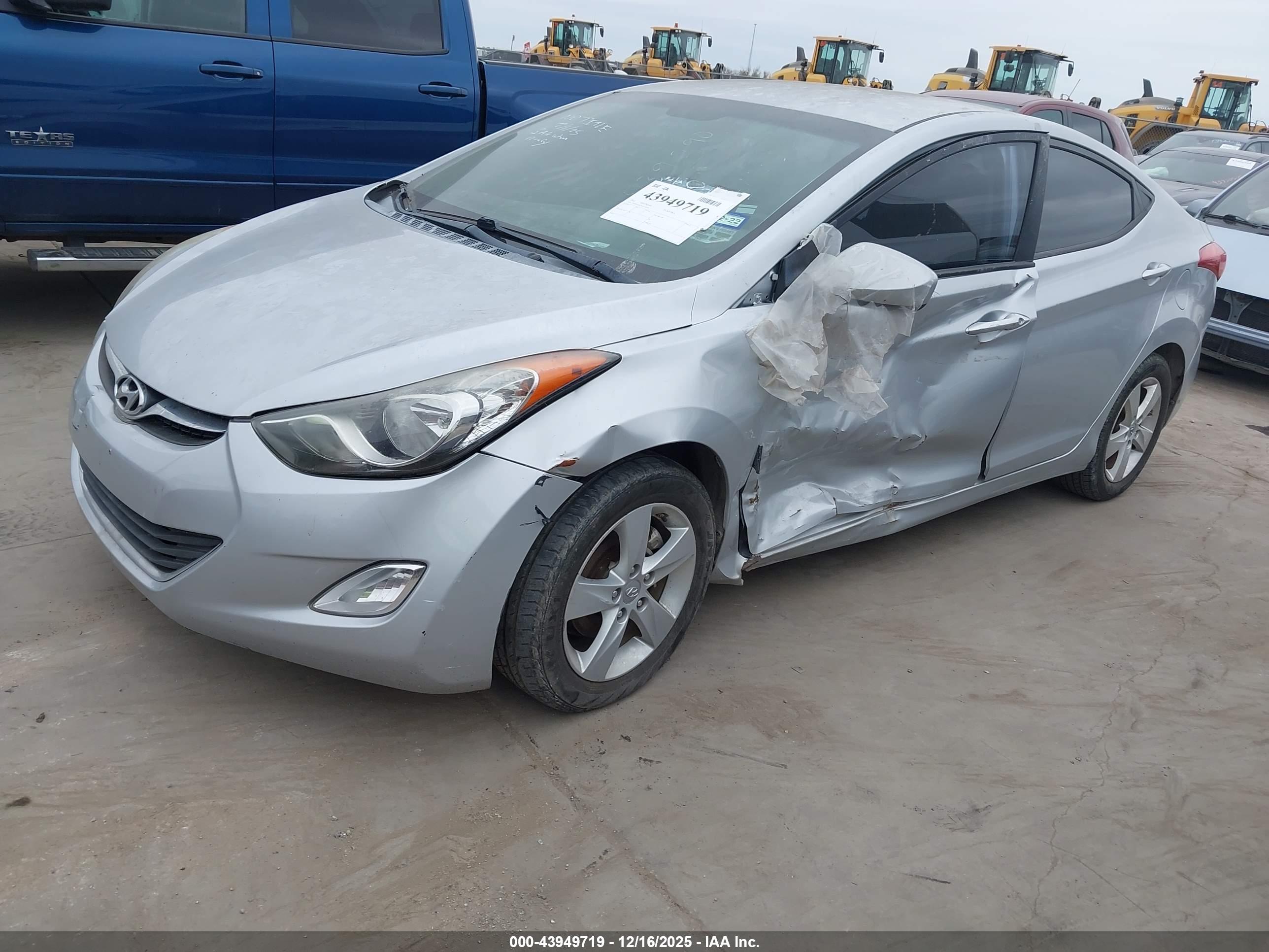 HYUNDAI ELANTRA image 2