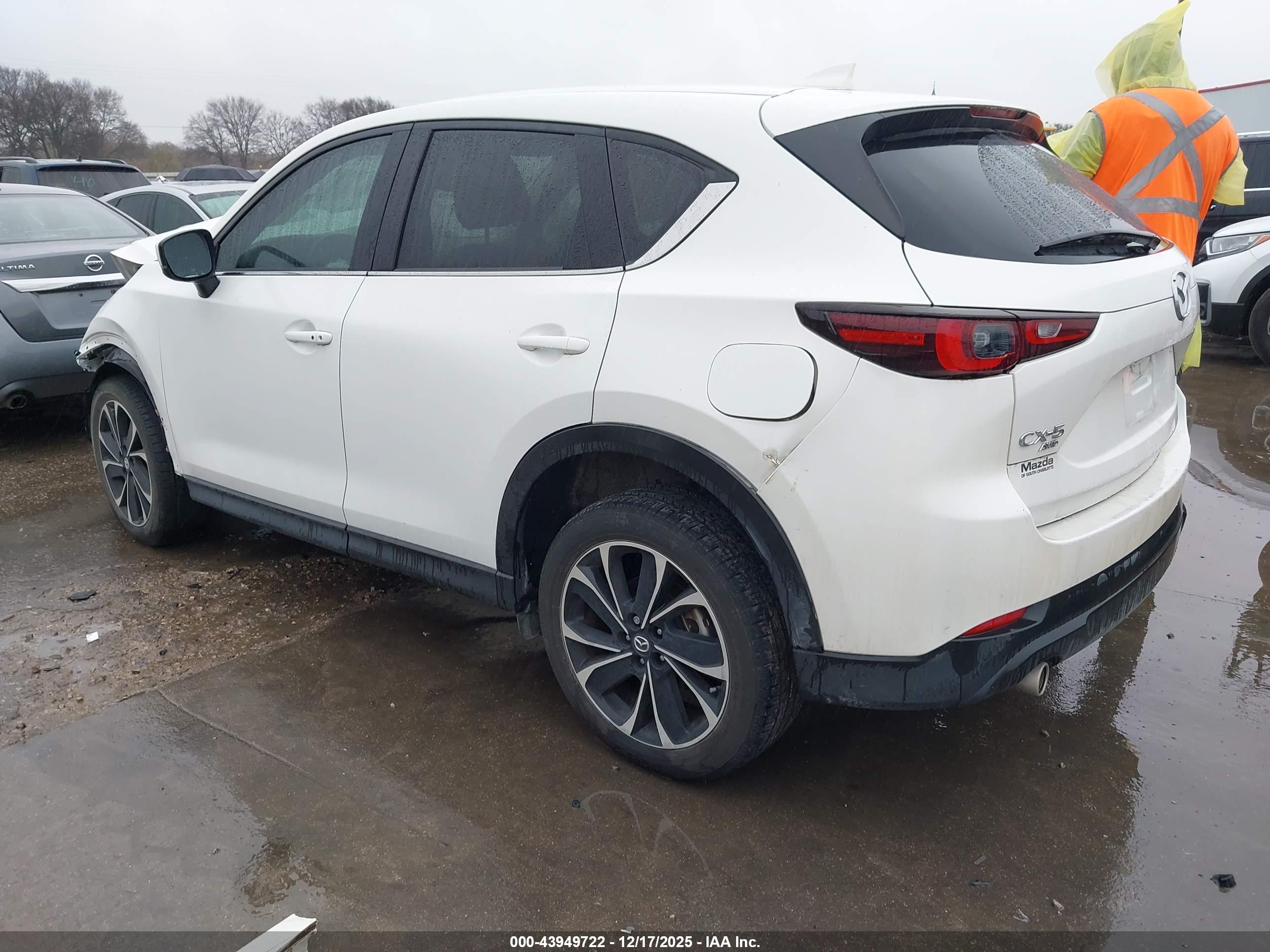 MAZDA CX-5 image 3